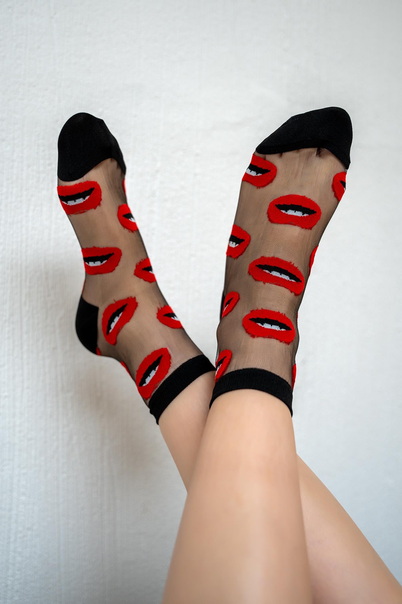Dudaklı Tül Çorap - RENKLİ