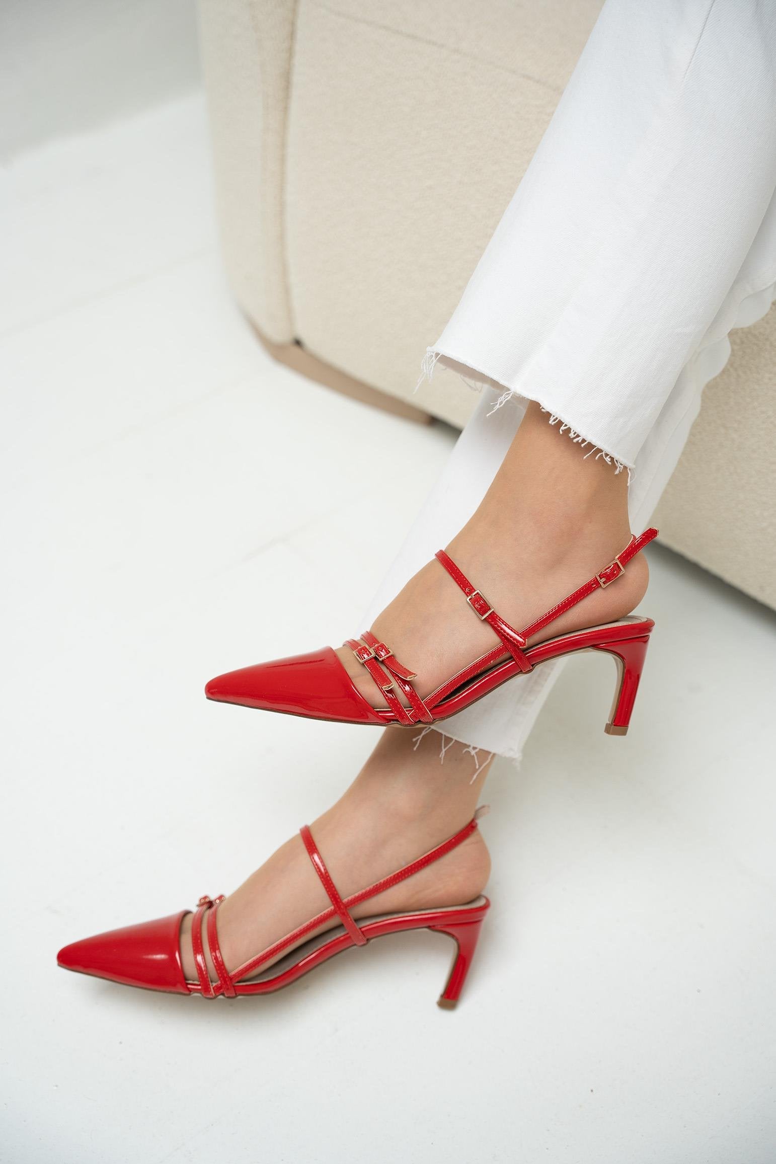 Eliva Tokalı Topuklu Ayakkabı - KIRMIZI