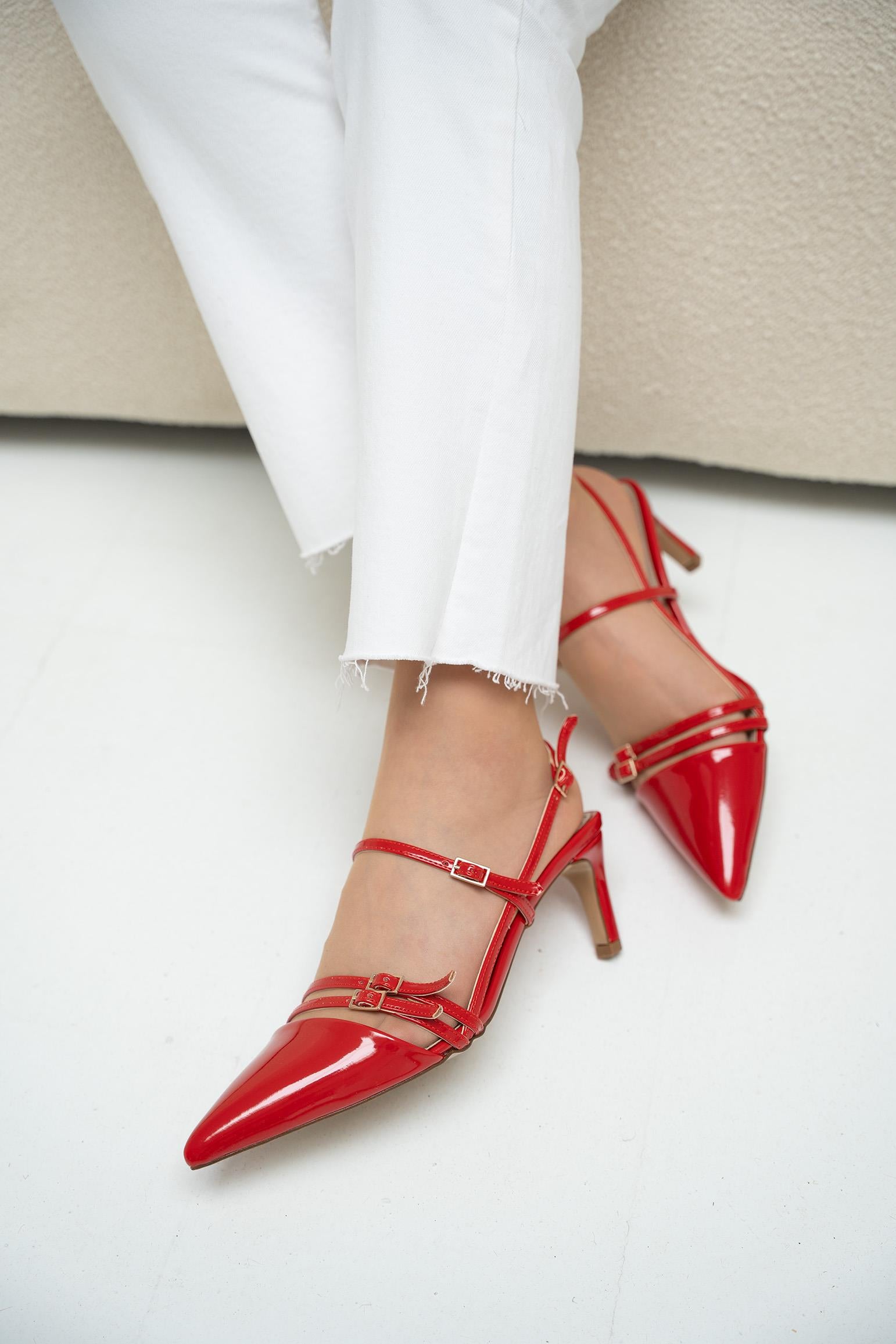 Eliva Tokalı Topuklu Ayakkabı - KIRMIZI