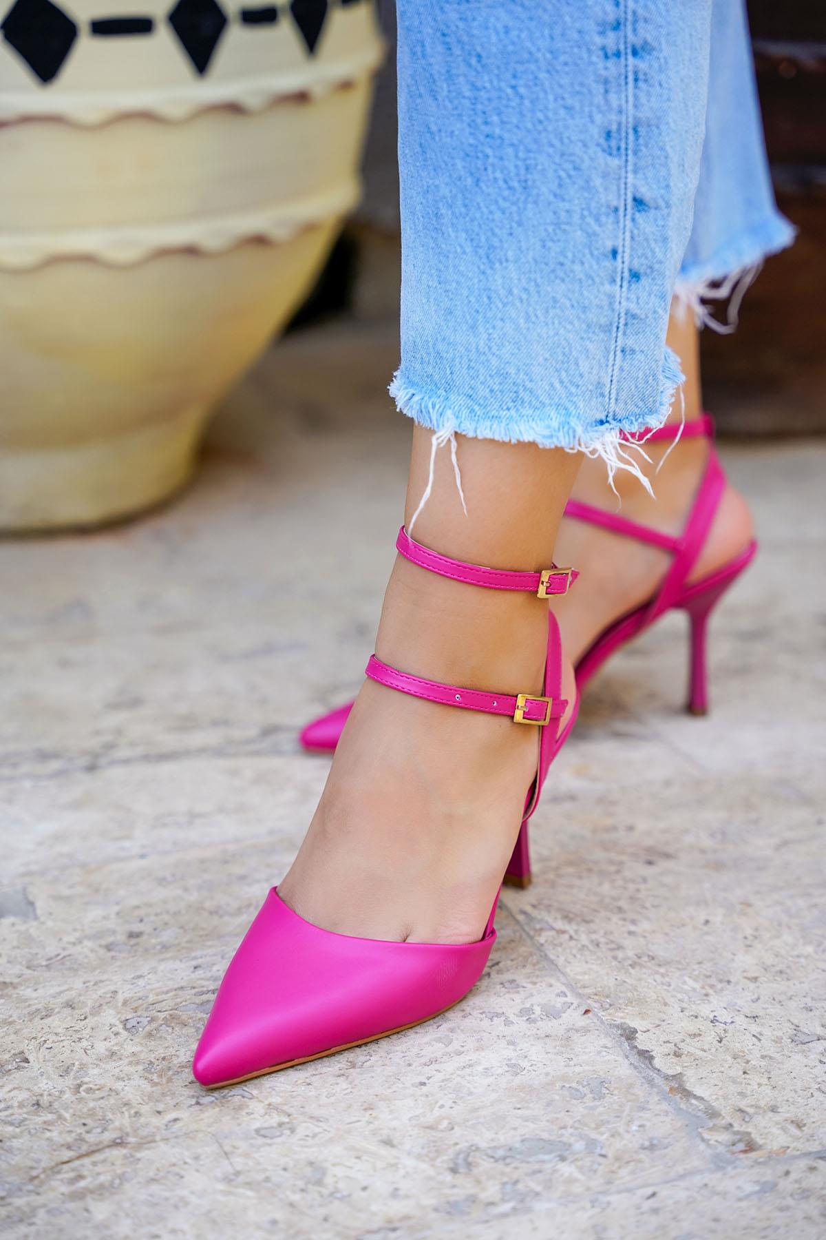 DELLA TOKA DETAYLI TOPUKLU AYAKKABI - FUŞYA DERİ