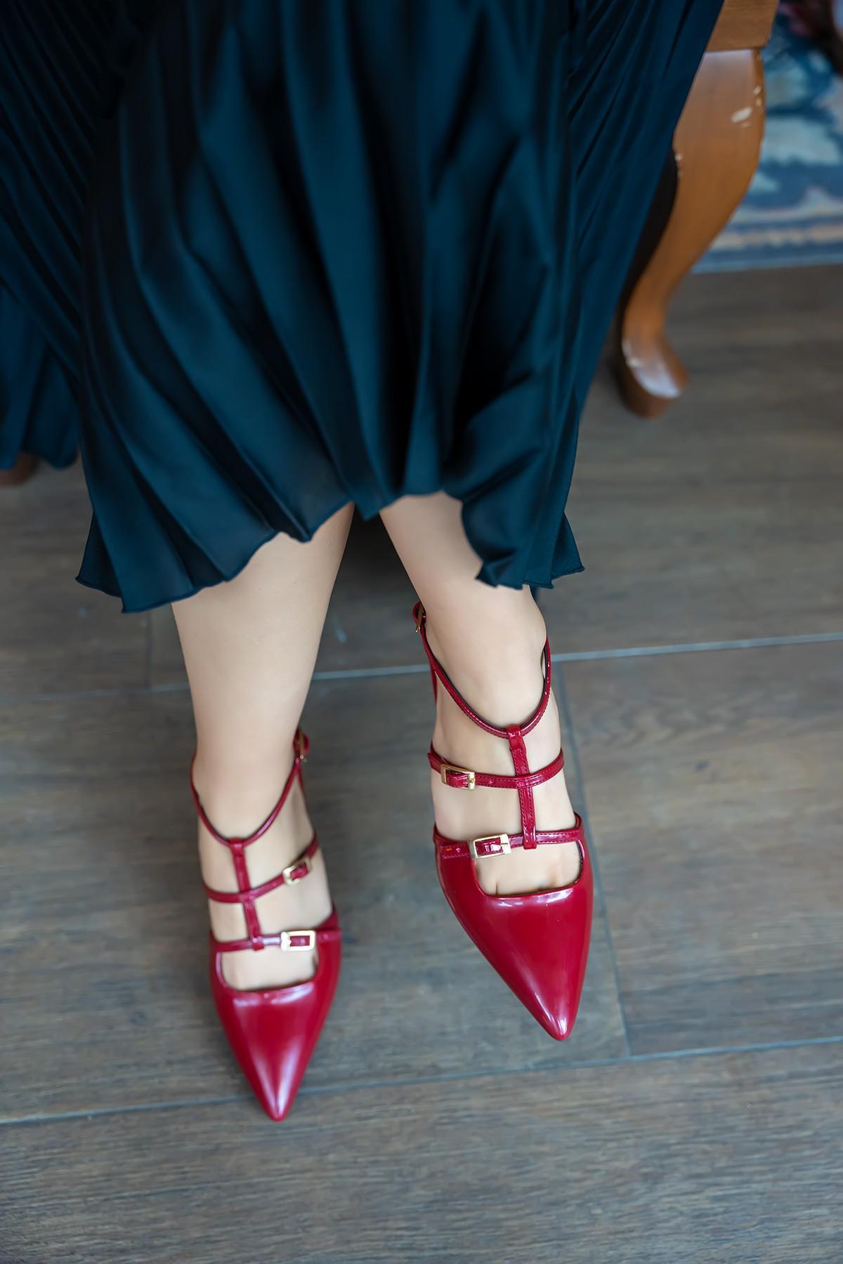 HİROKİ ŞERİT DETAYLI TOPUKLU AYAKKABI - BORDO