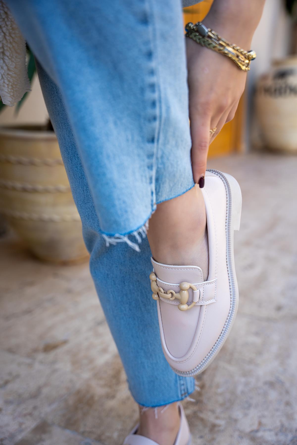 HELLY AKSESUAR DETAYLI KADIN LOAFER - NUDE