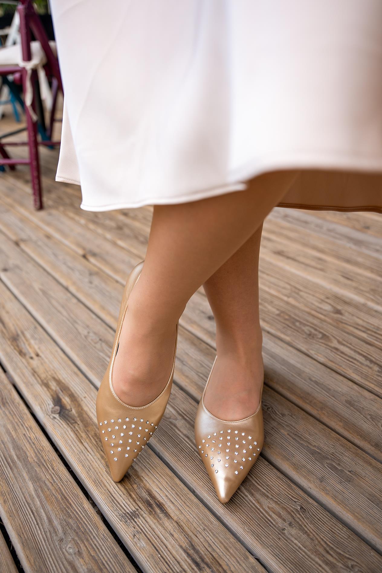 EYYA TAŞ DETAYLI BABET - GOLD