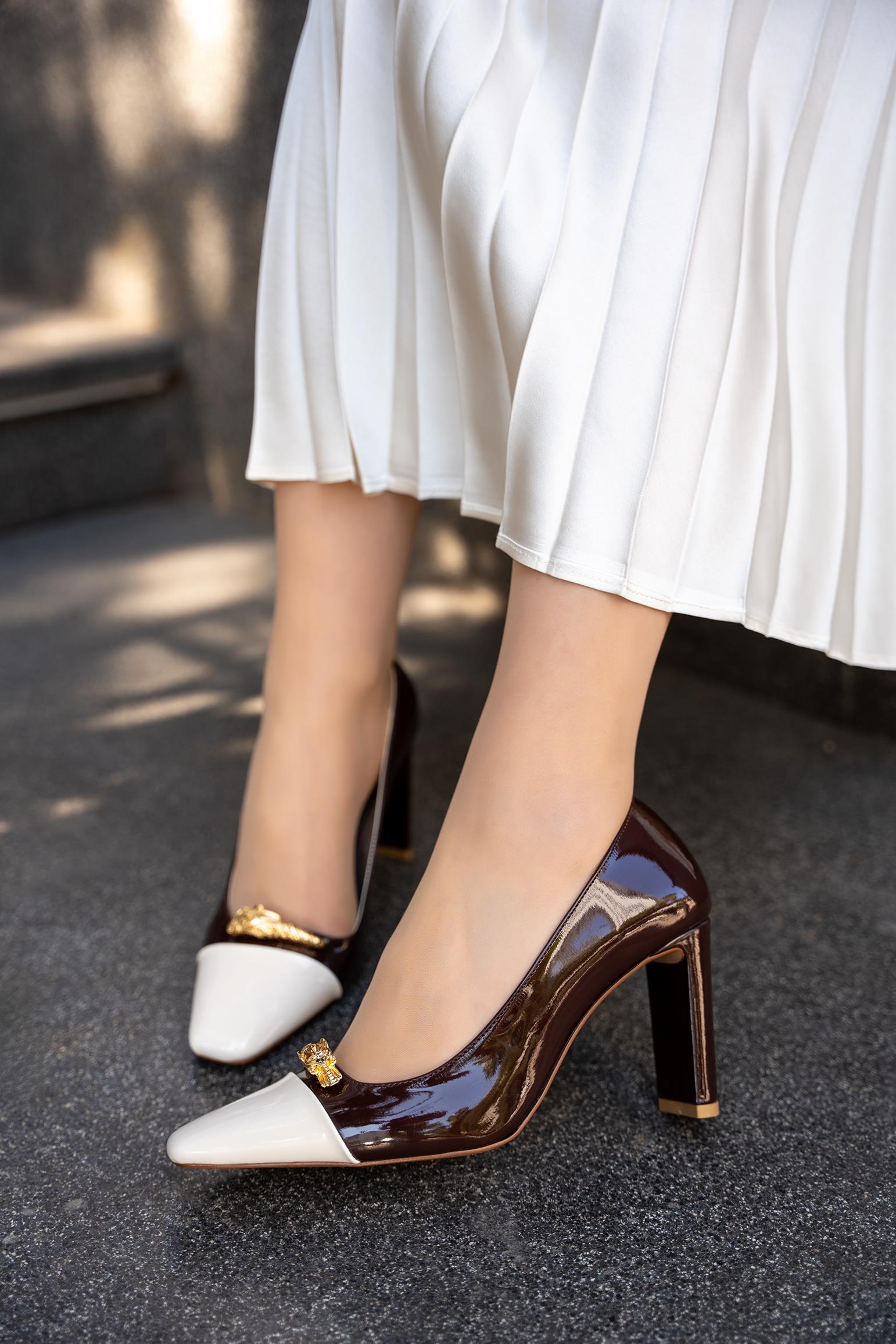 SASSA GOLD AKSESUAR DETAYLI TOPUKLU AYAKKABI - ACI KAHVE