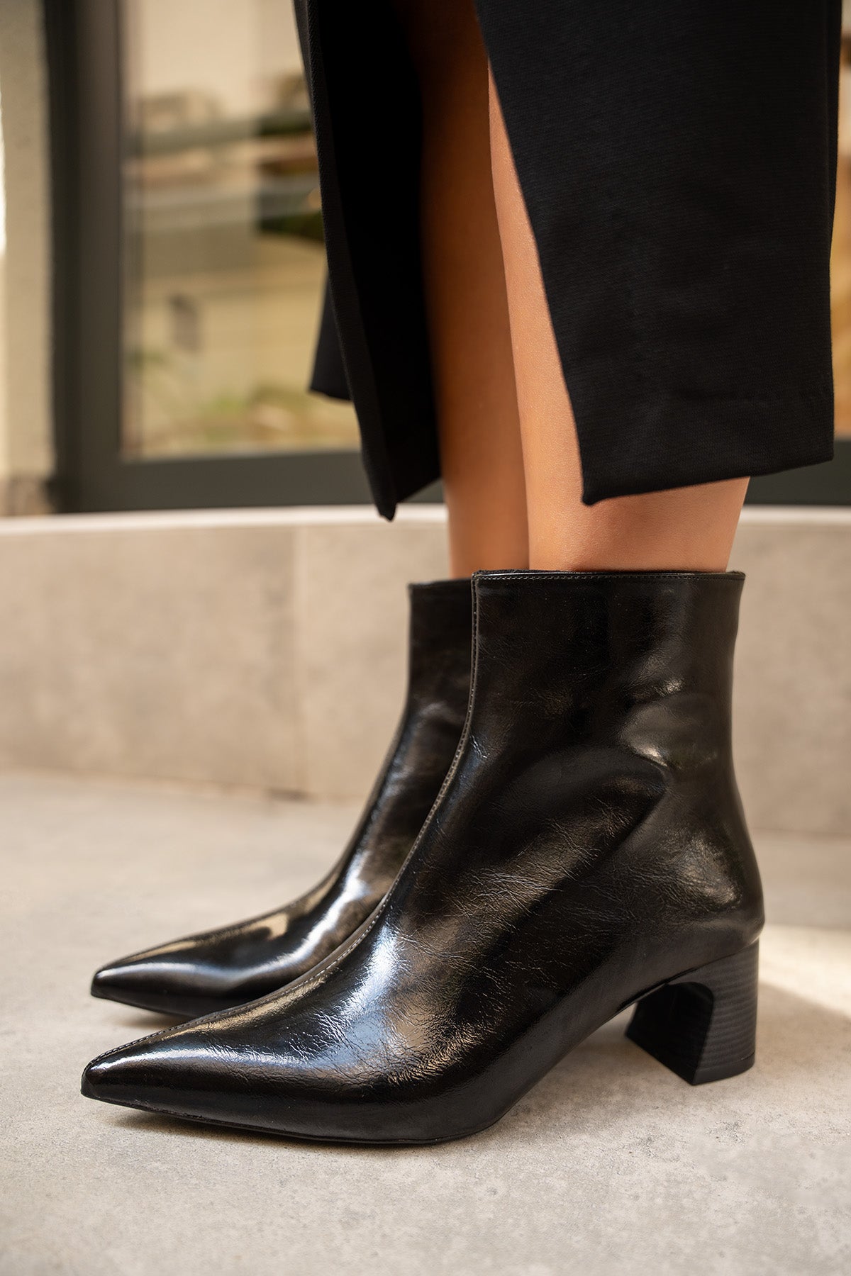 Osper Sivri Burun Fermuarlı Kadın Bot - SİYAH