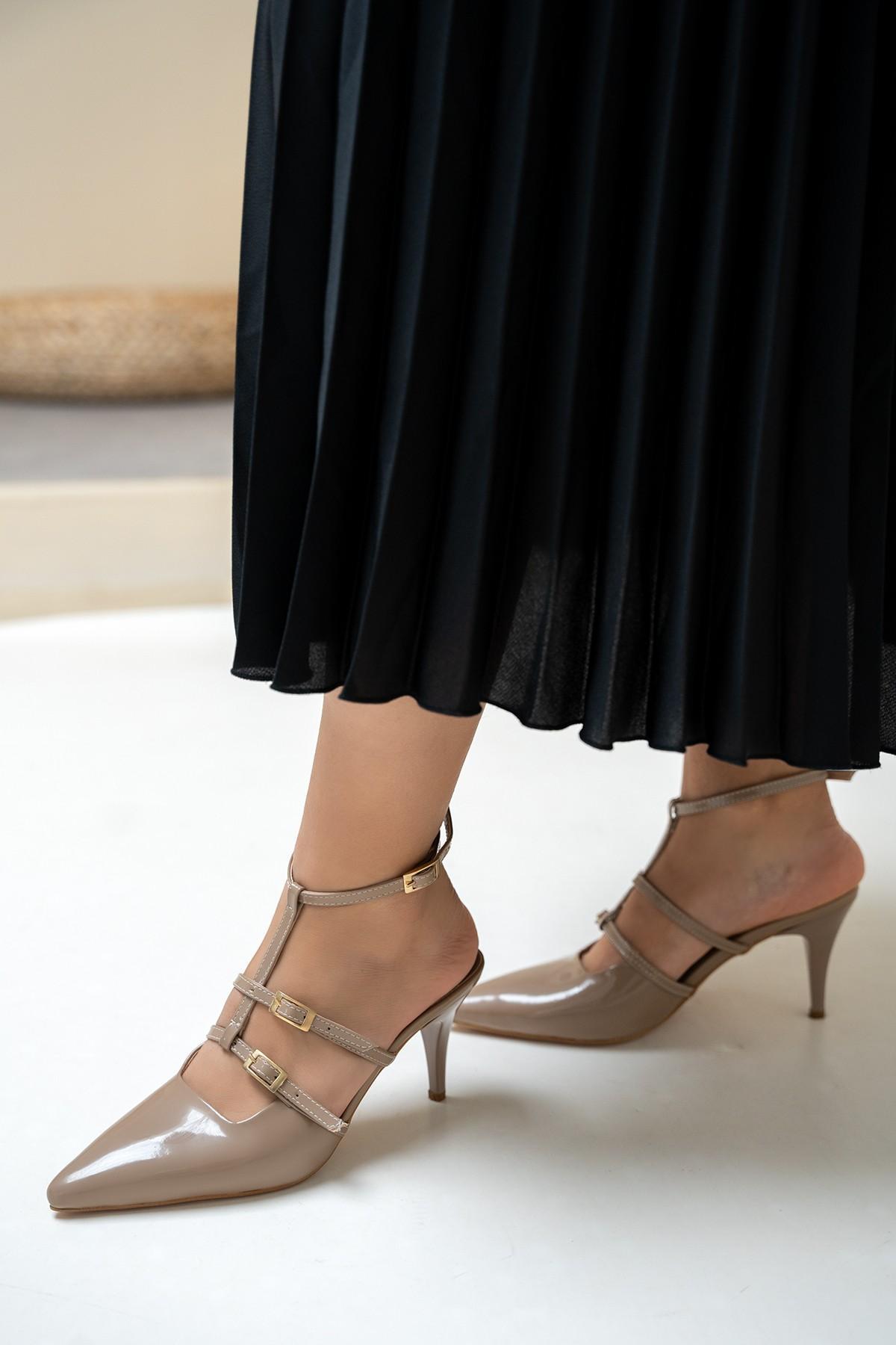 HİROKİ ŞERİT DETAYLI TOPUKLU AYAKKABI - VİZON RUGAN