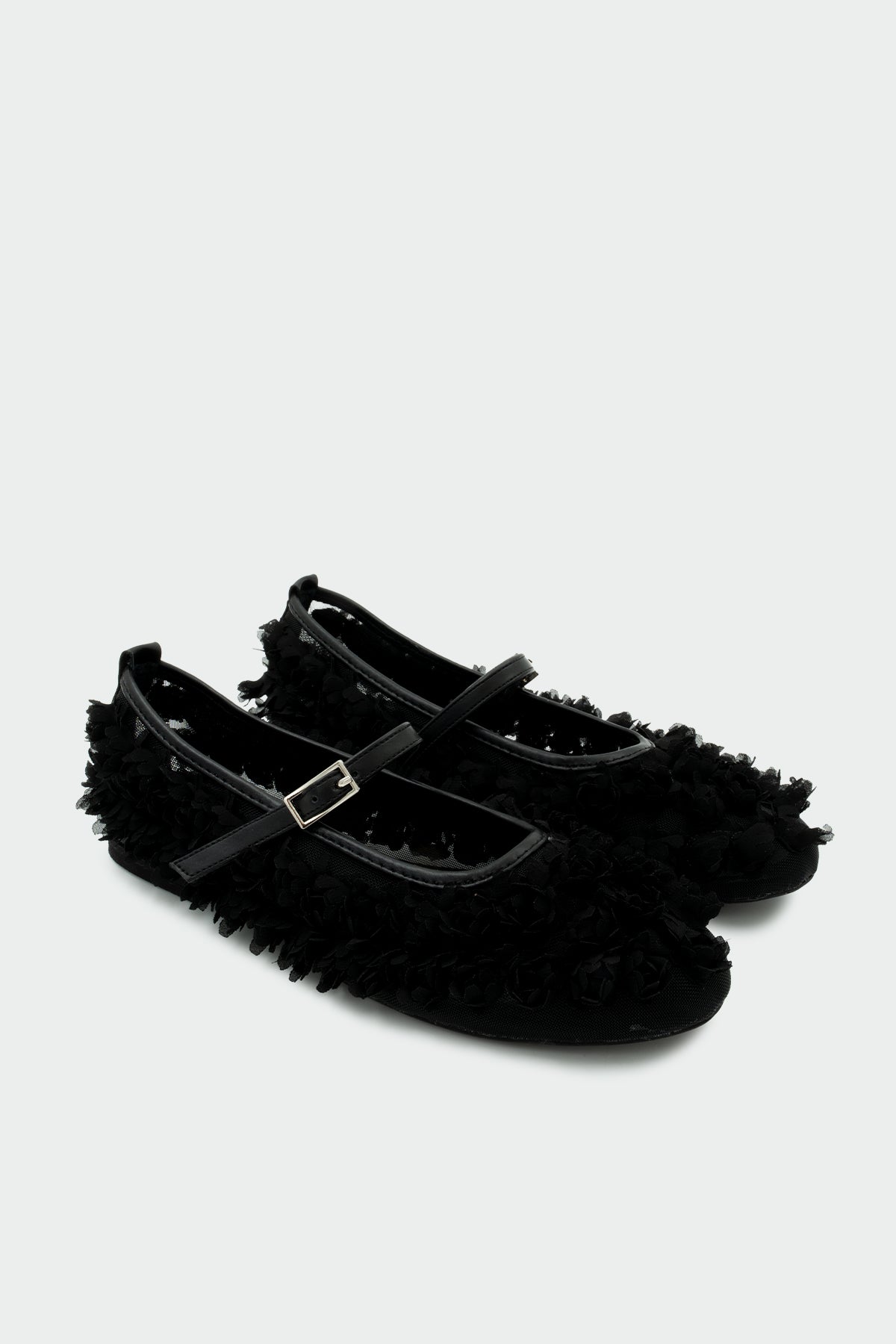 Jiso Çiçek Desenli Tokalı Kadın Babet - SİYAH