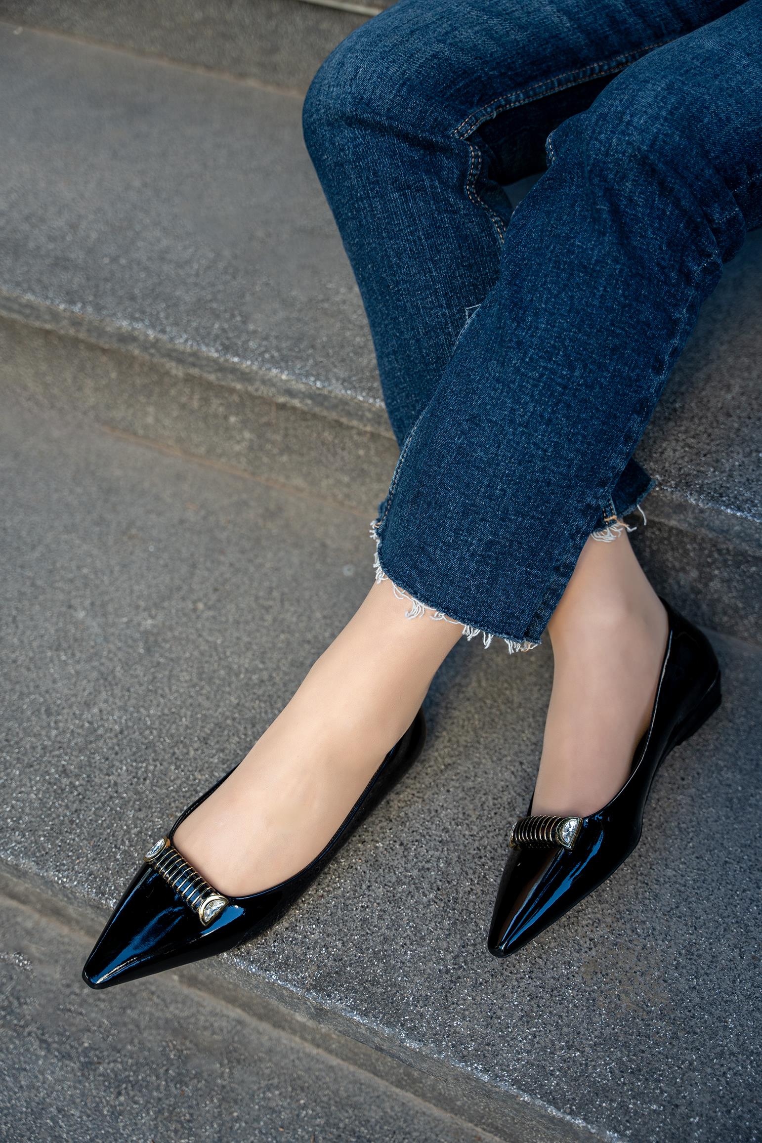 JAMİA TOKA DETAYLI KADIN BABET - SİYAH RUGAN