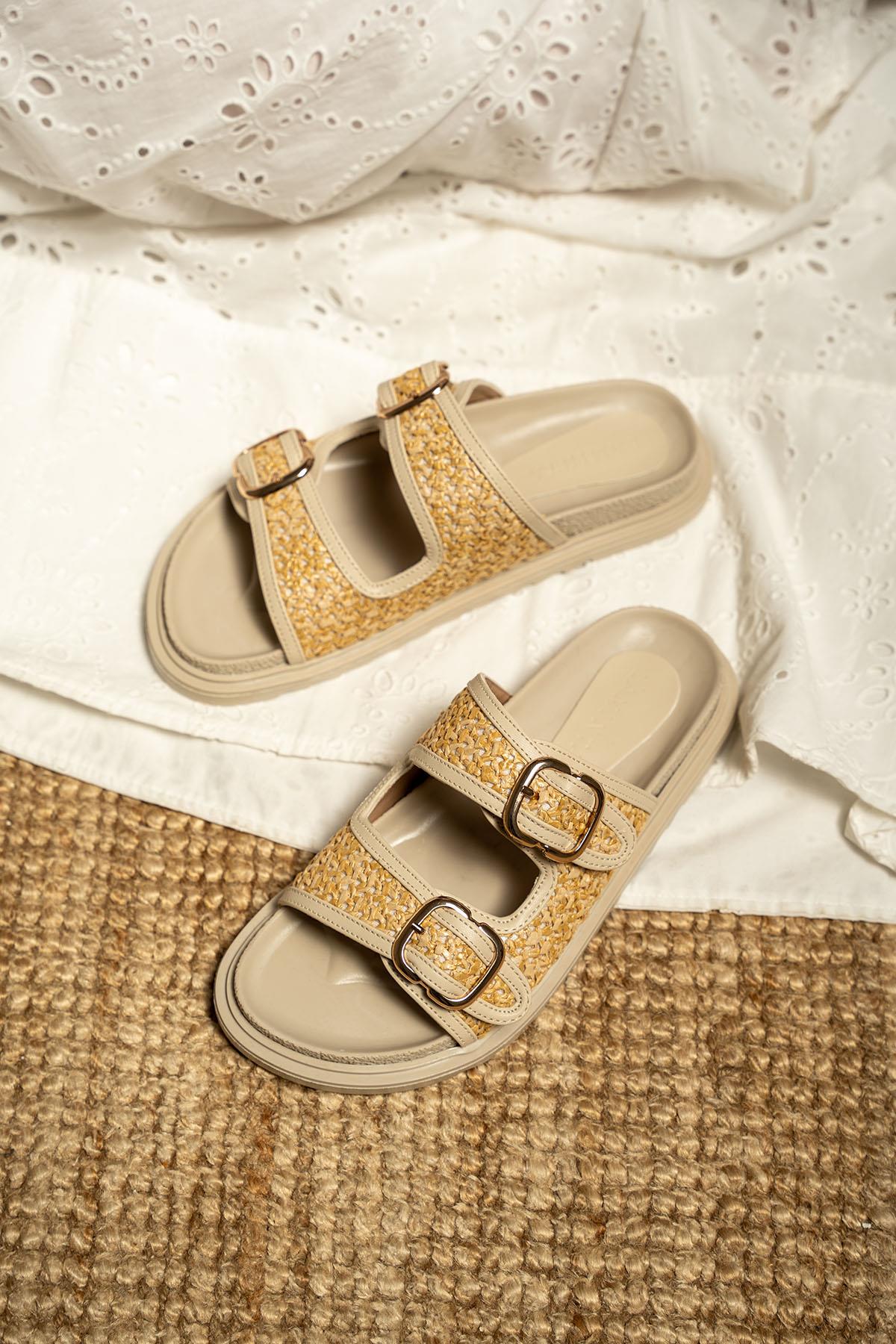 Bred Hasır Detaylı Tokalı Kalın Taban Terlik - BEJ