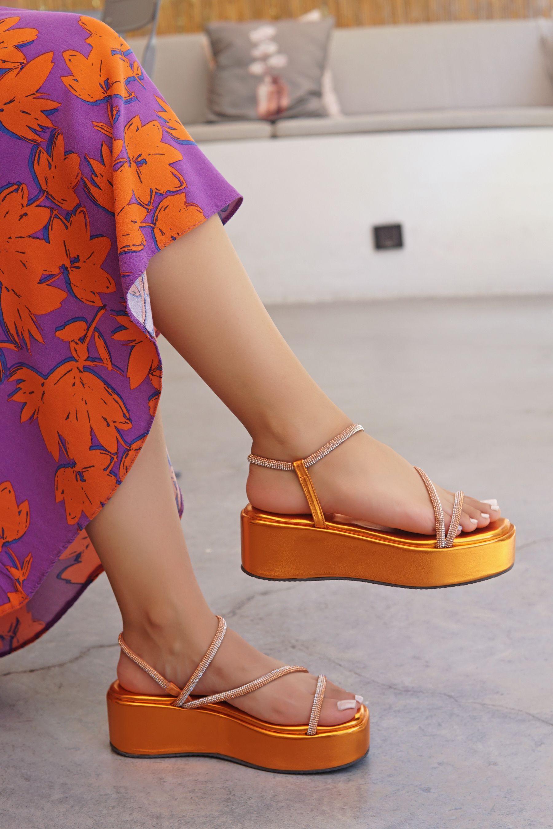 STYLİSH TAŞ DETAYLI SANDALET - TURUNCU