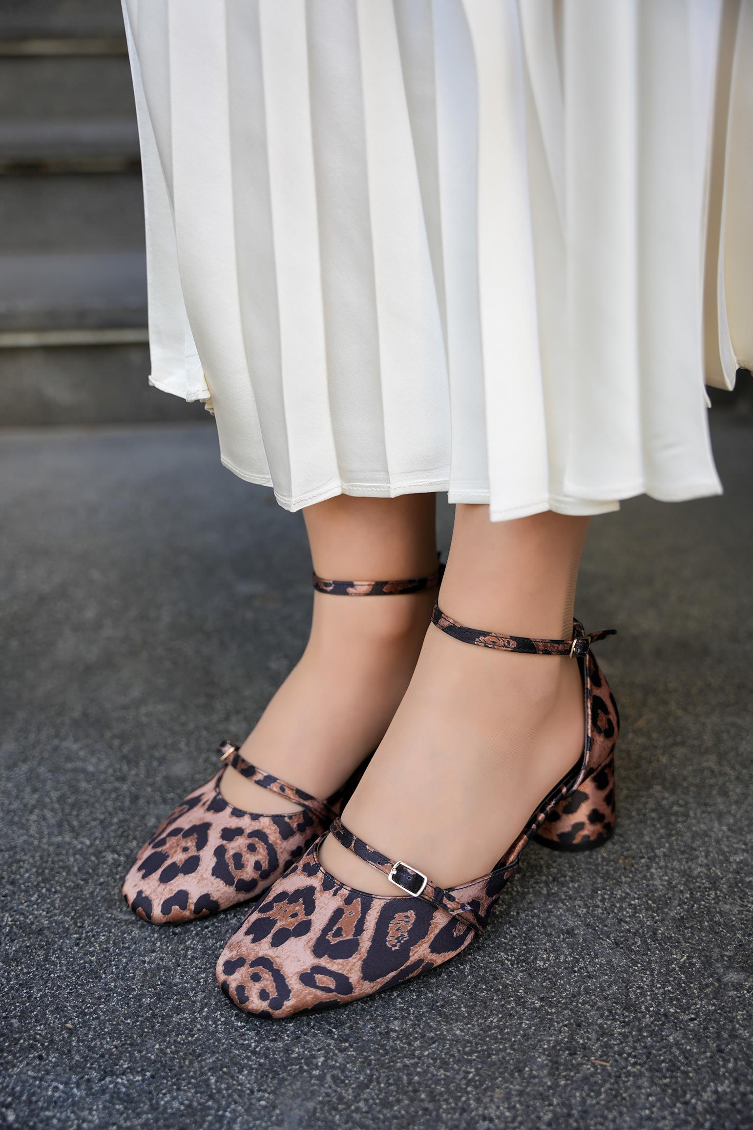 SAİGO ÇİFT TOKA DETAYLI KALIN TOPUKLU AYAKKABI - LEOPAR