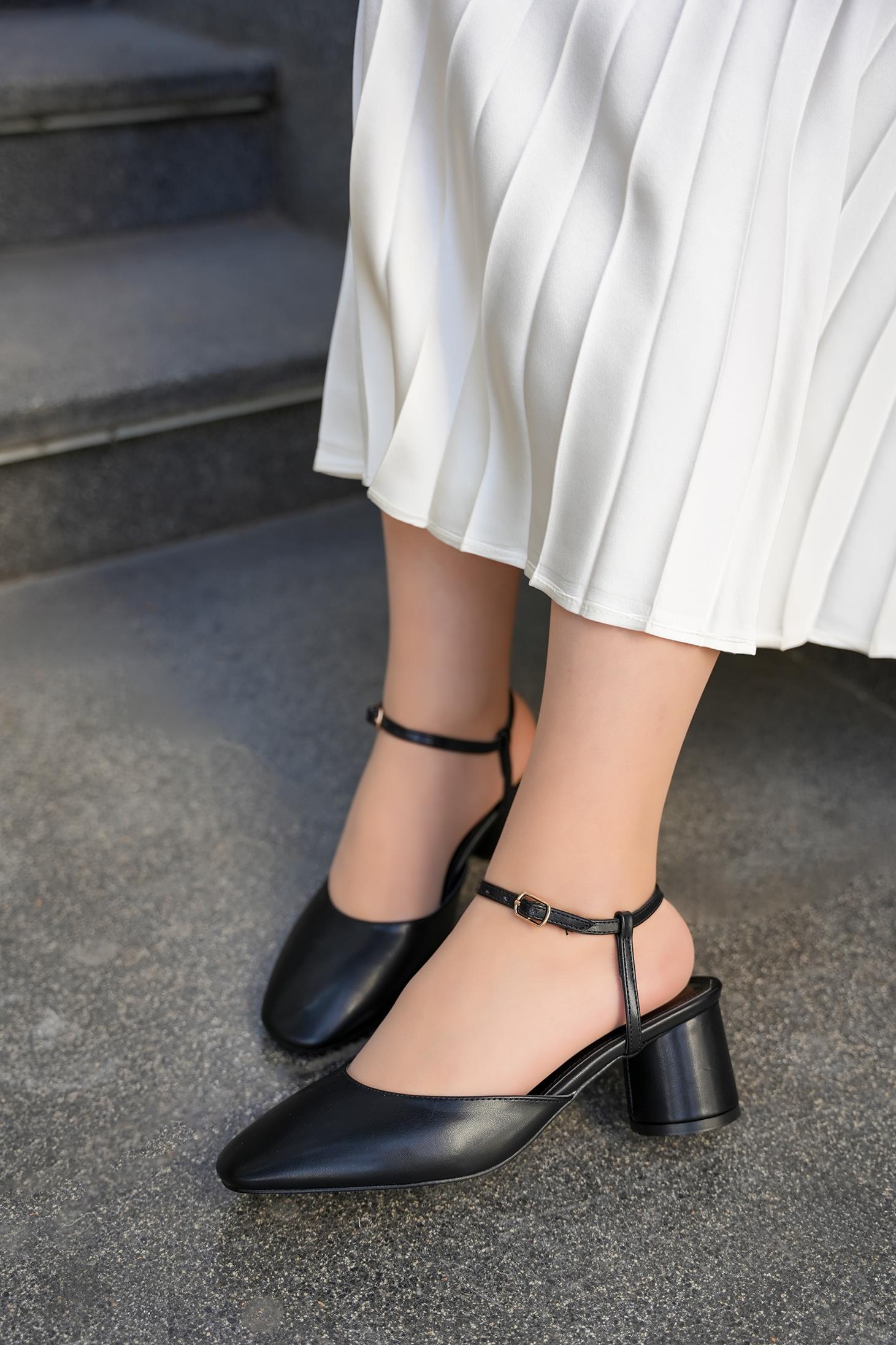 EDDY TOKA DETAYLI TOPUKLU AYAKKABI - SİYAH