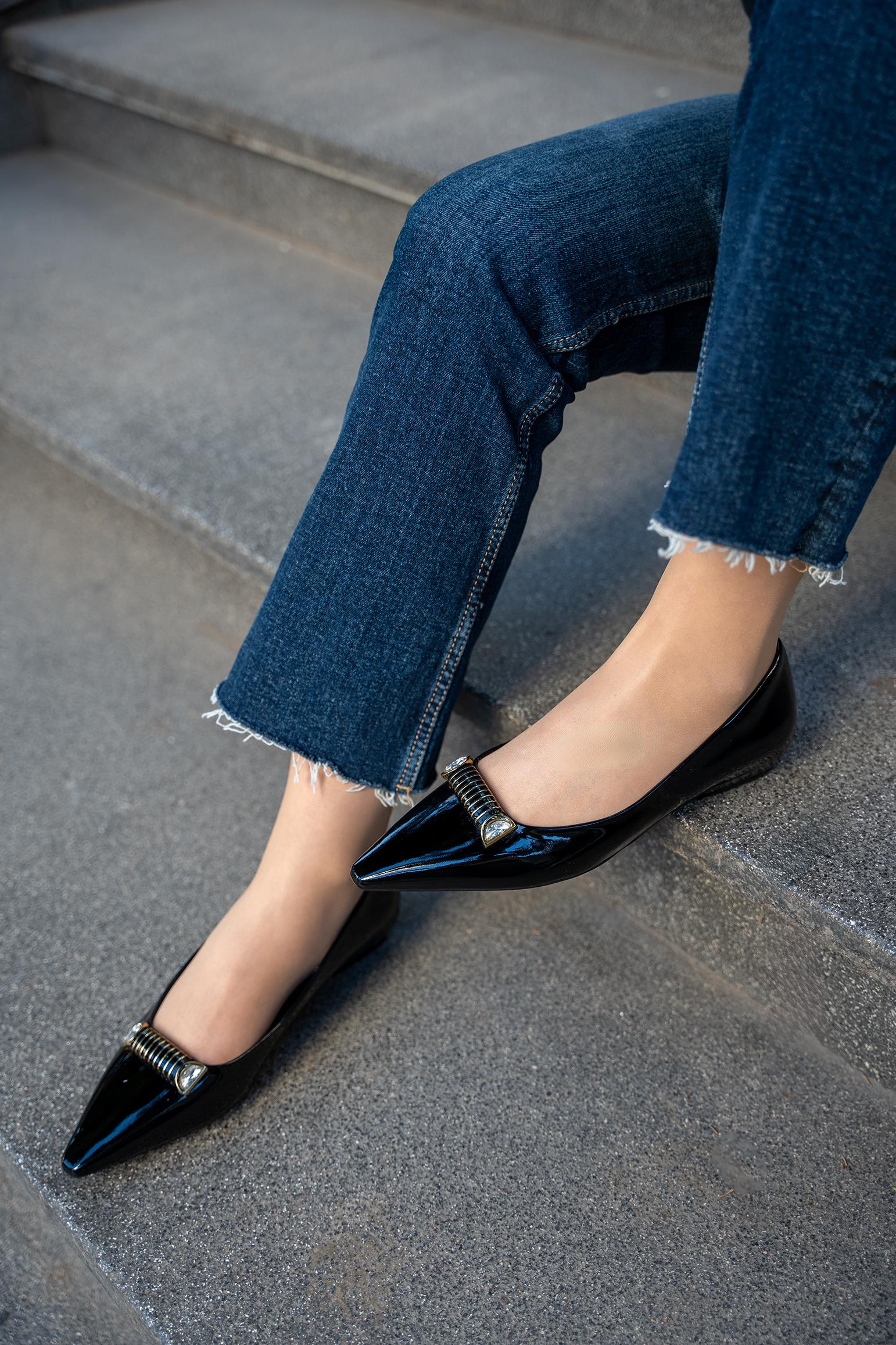 JAMİA TOKA DETAYLI KADIN BABET - SİYAH RUGAN