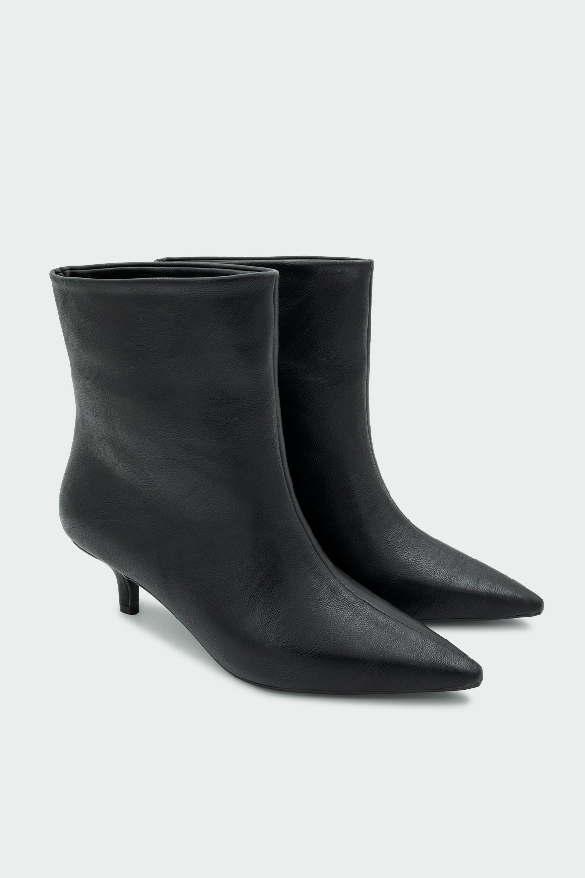 Saves Düz Dikiş Detaylı Kadın Bot - SİYAH