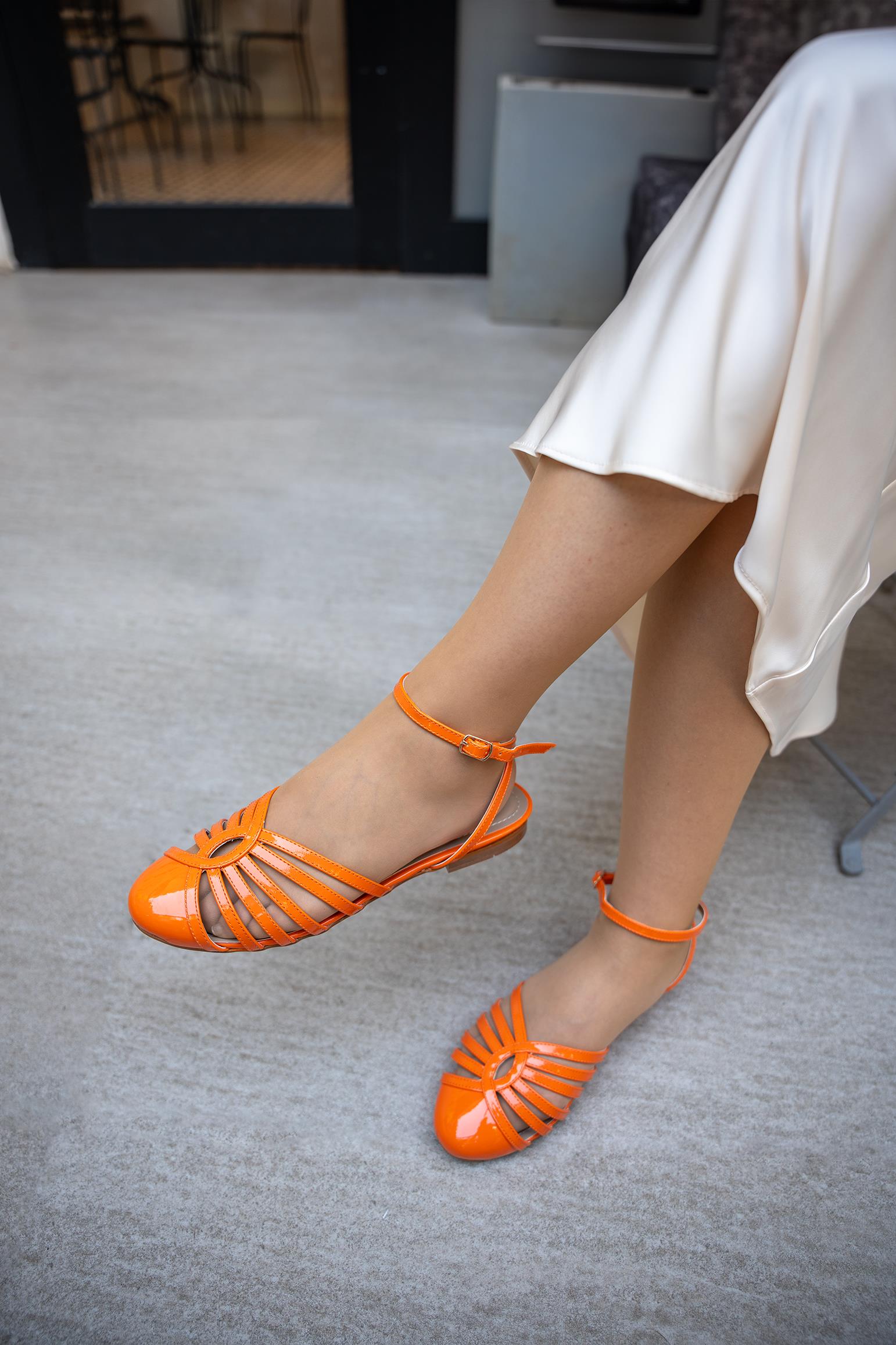 JASMİNE BİLEKTEN BAĞLAMA DETAYLI BABET - TURUNCU