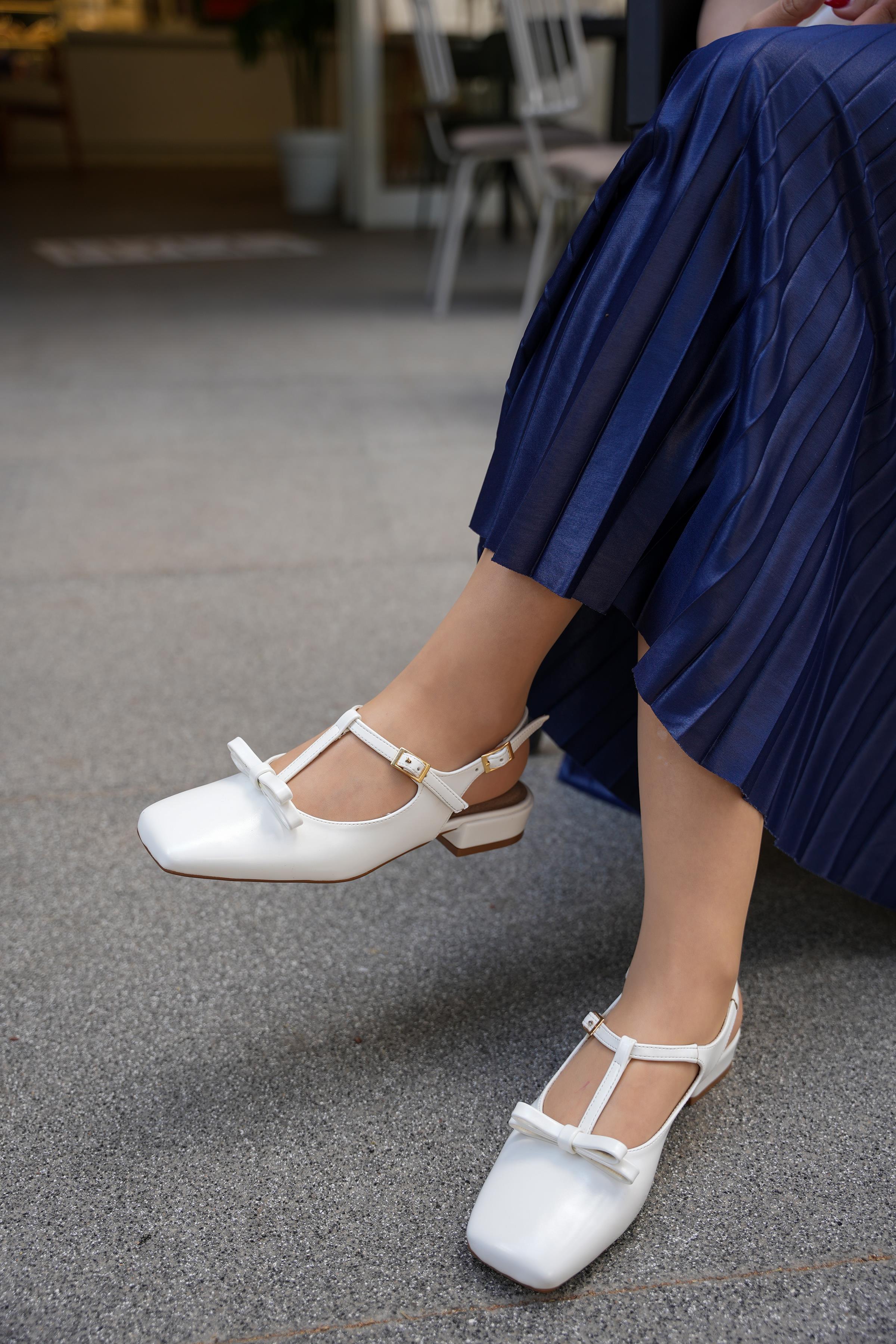 MARTA FİYONK DETAYLI BABET - BEYAZ