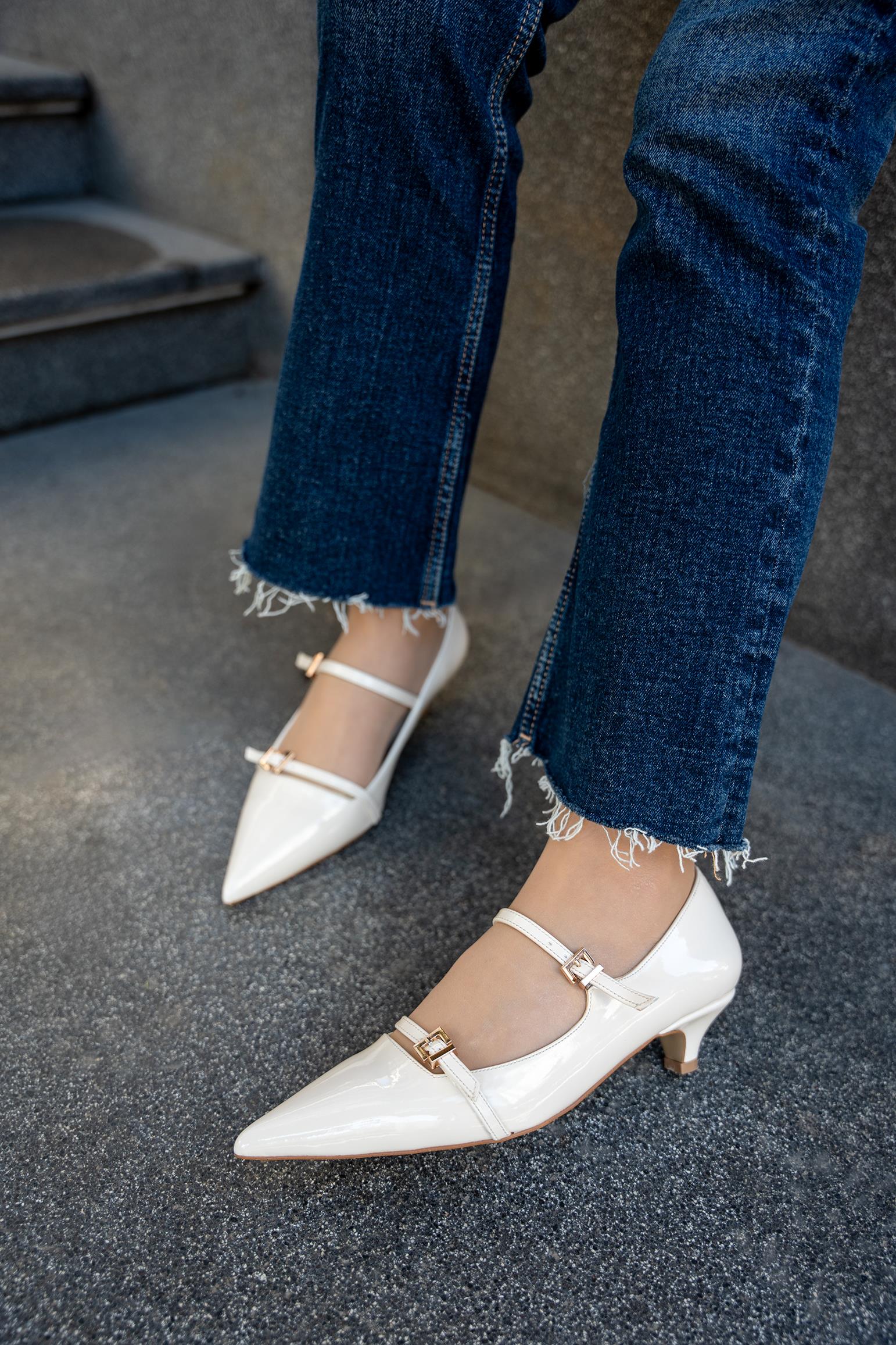 MOSCOW TOKA DETAYLI KADIN TOPUKLU AYAKKABI - EKRU RUGAN