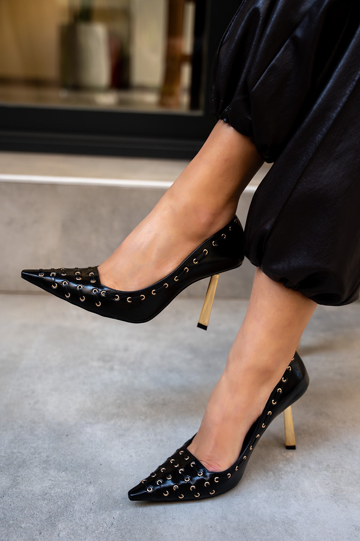 Elvis Zımba Detaylı Topuklu Ayakkabı - SİYAH