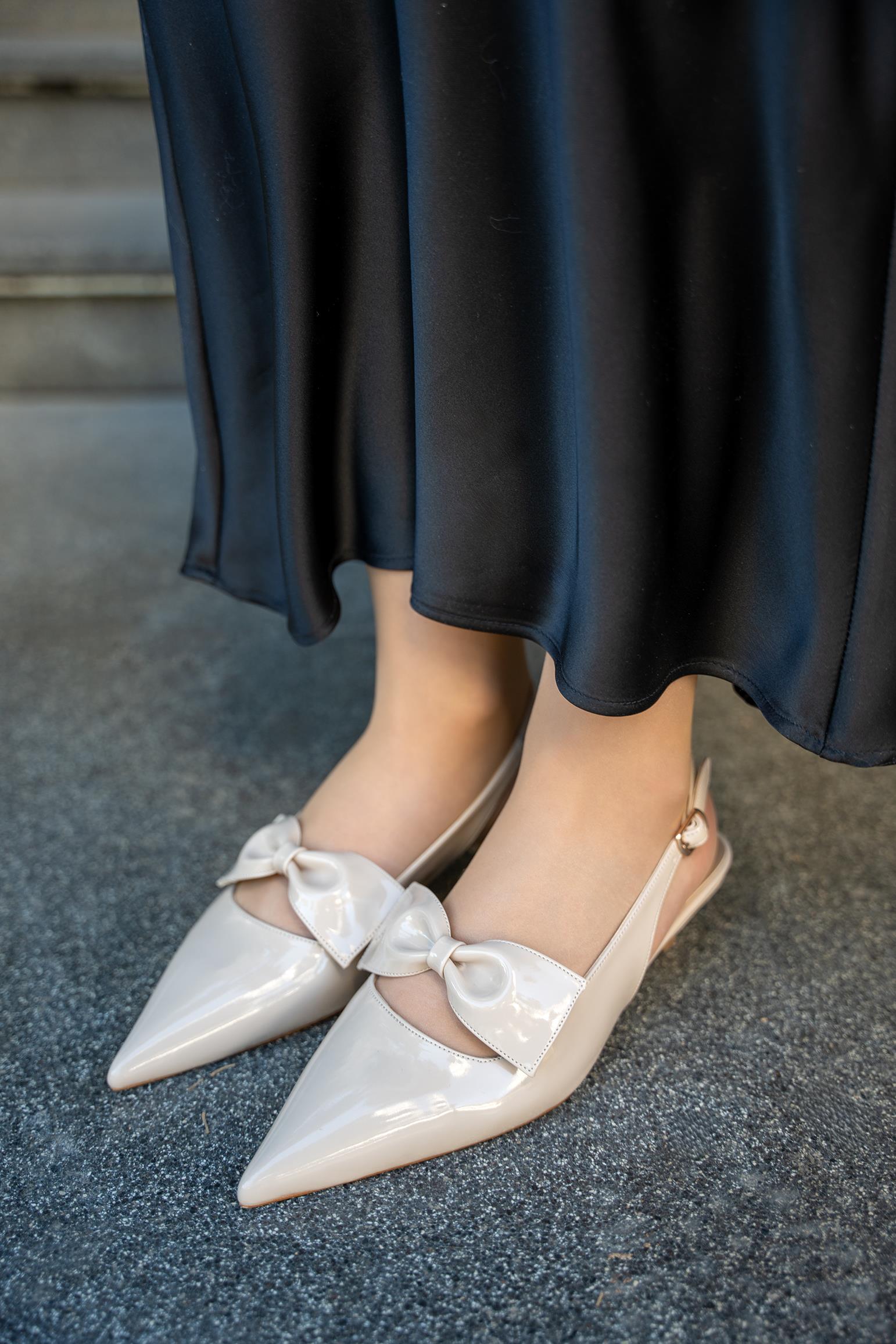 GİONNA FİYONK DETAYLI KADIN TOPUKLU AYAKKABI - NUDE RUGAN