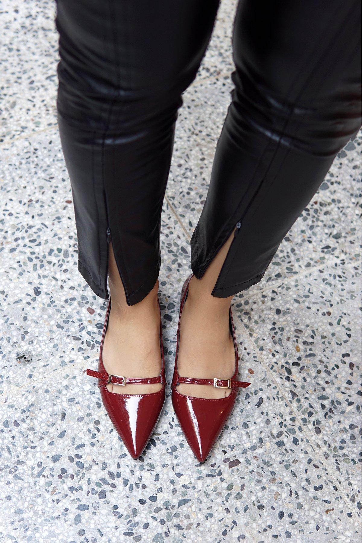 MONTİ SİVRİ BURUNLU TOKA DETAYLI BABET - BORDO