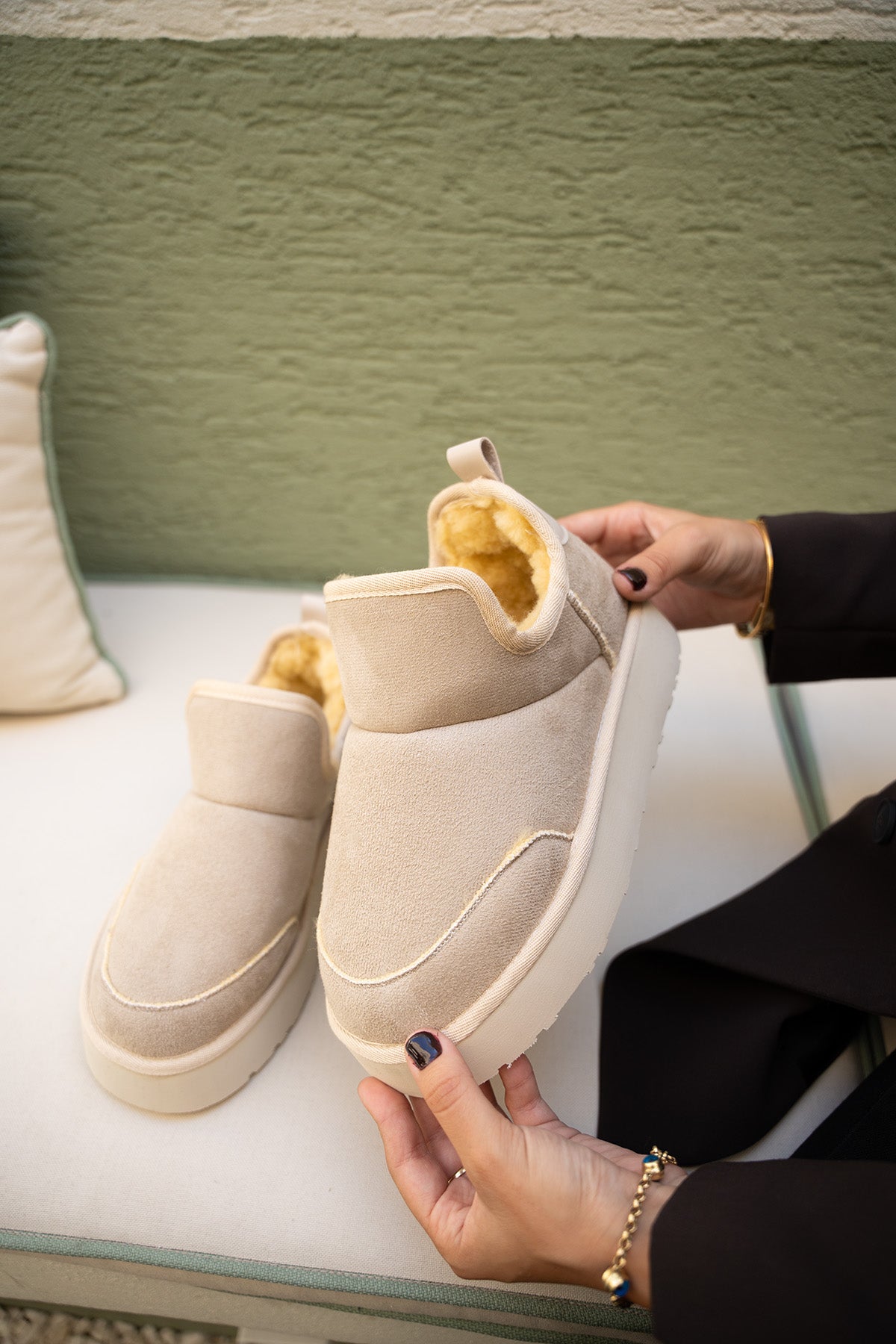 Mayra Tüylü Bot - BEJ