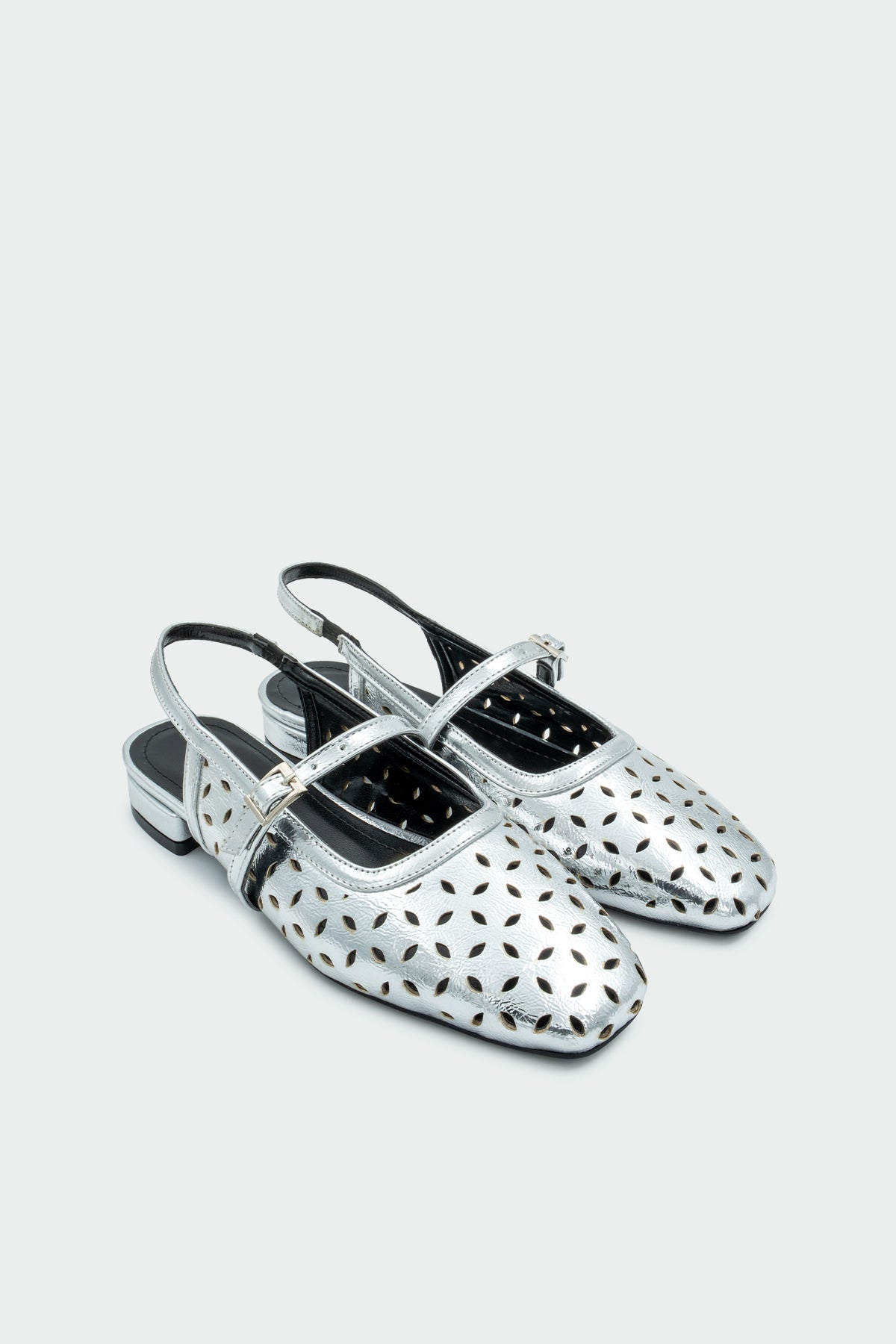 Elina Lazer Kesim Detaylı Düz Kadın Babet - Silver