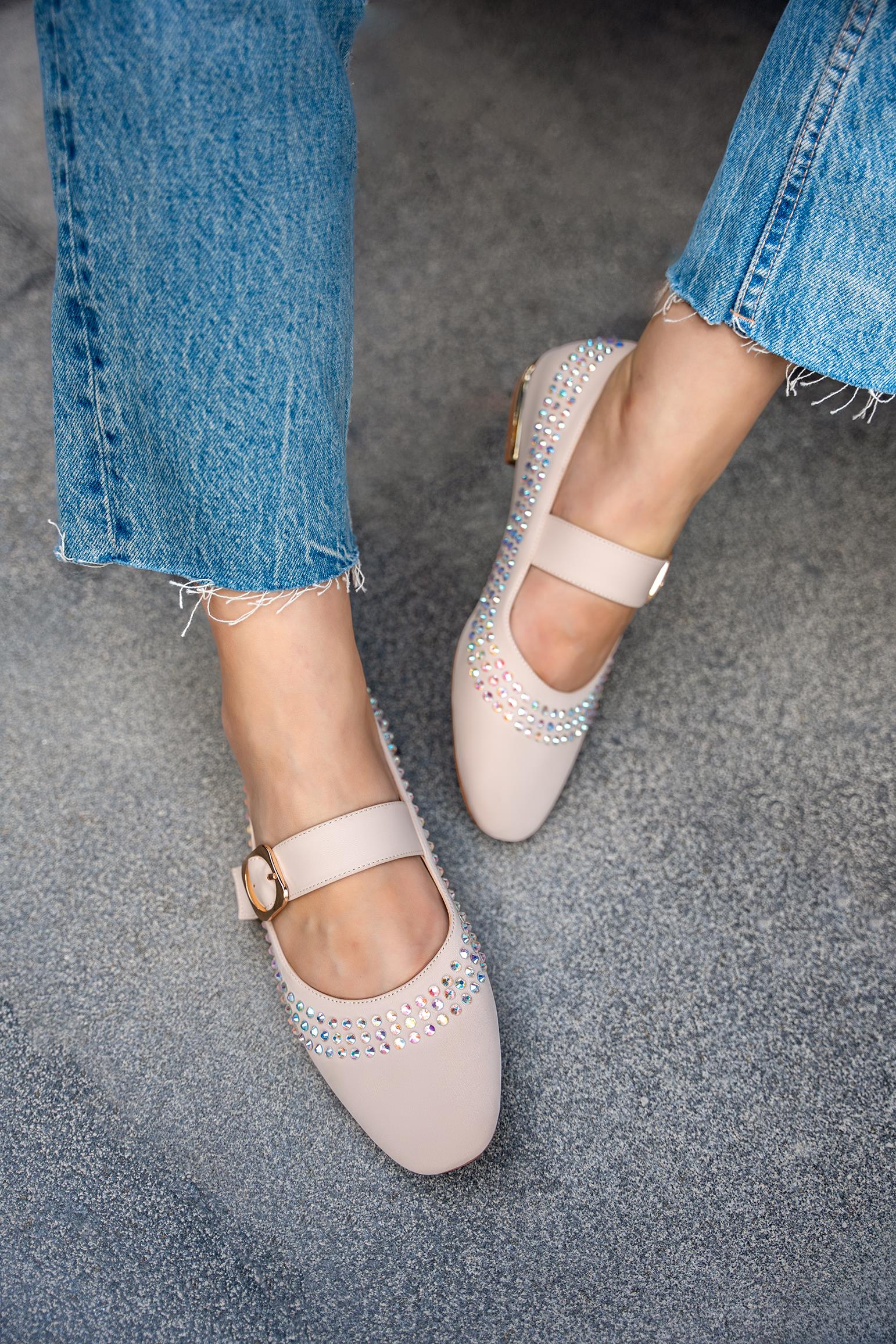 KİNO TAŞ DETAYLI TOKALI KADIN BABET - BEJ