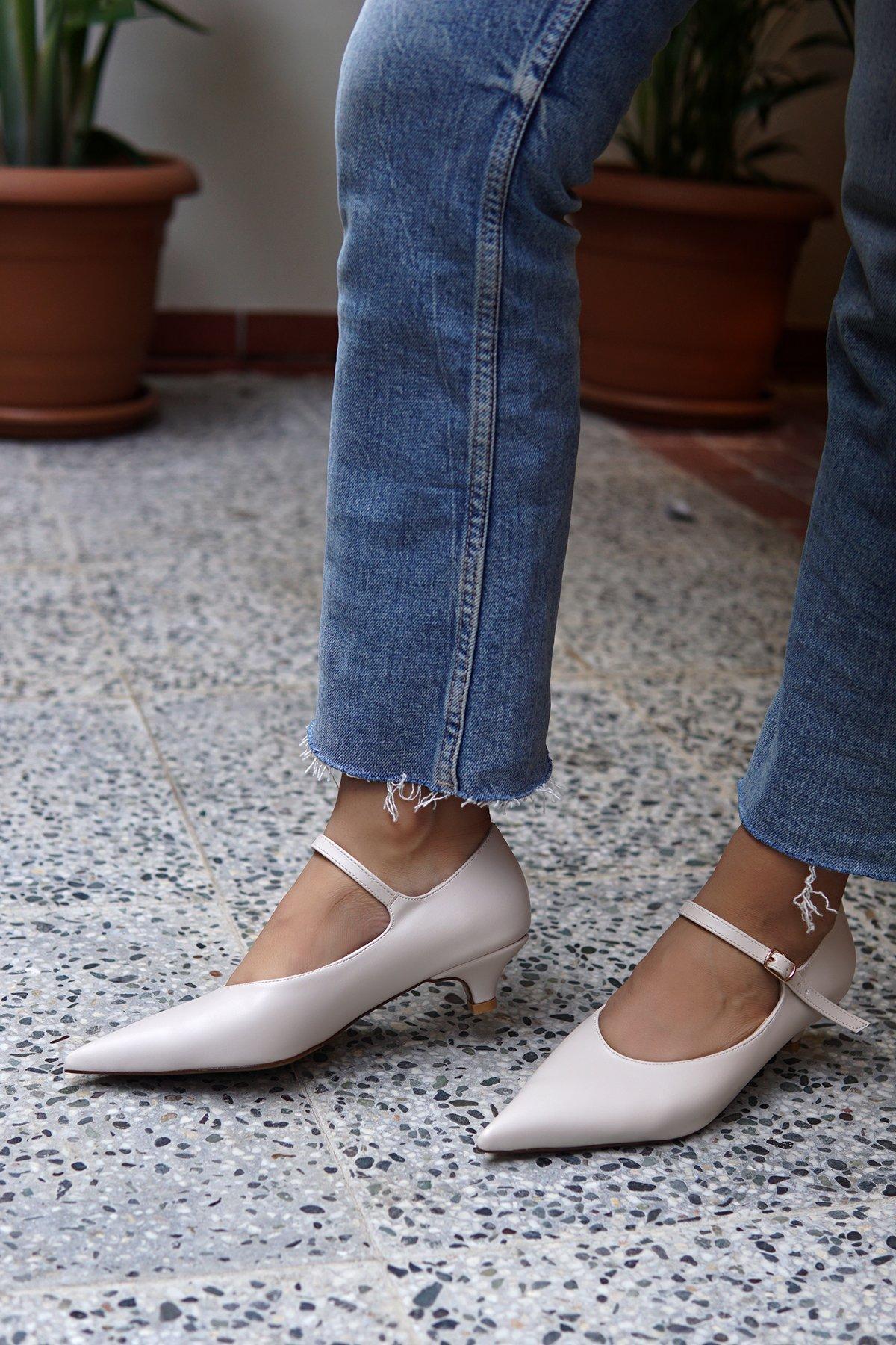 ARİNA SİVRİ BURUNLU TOPUKLU AYAKKABI - BEJ