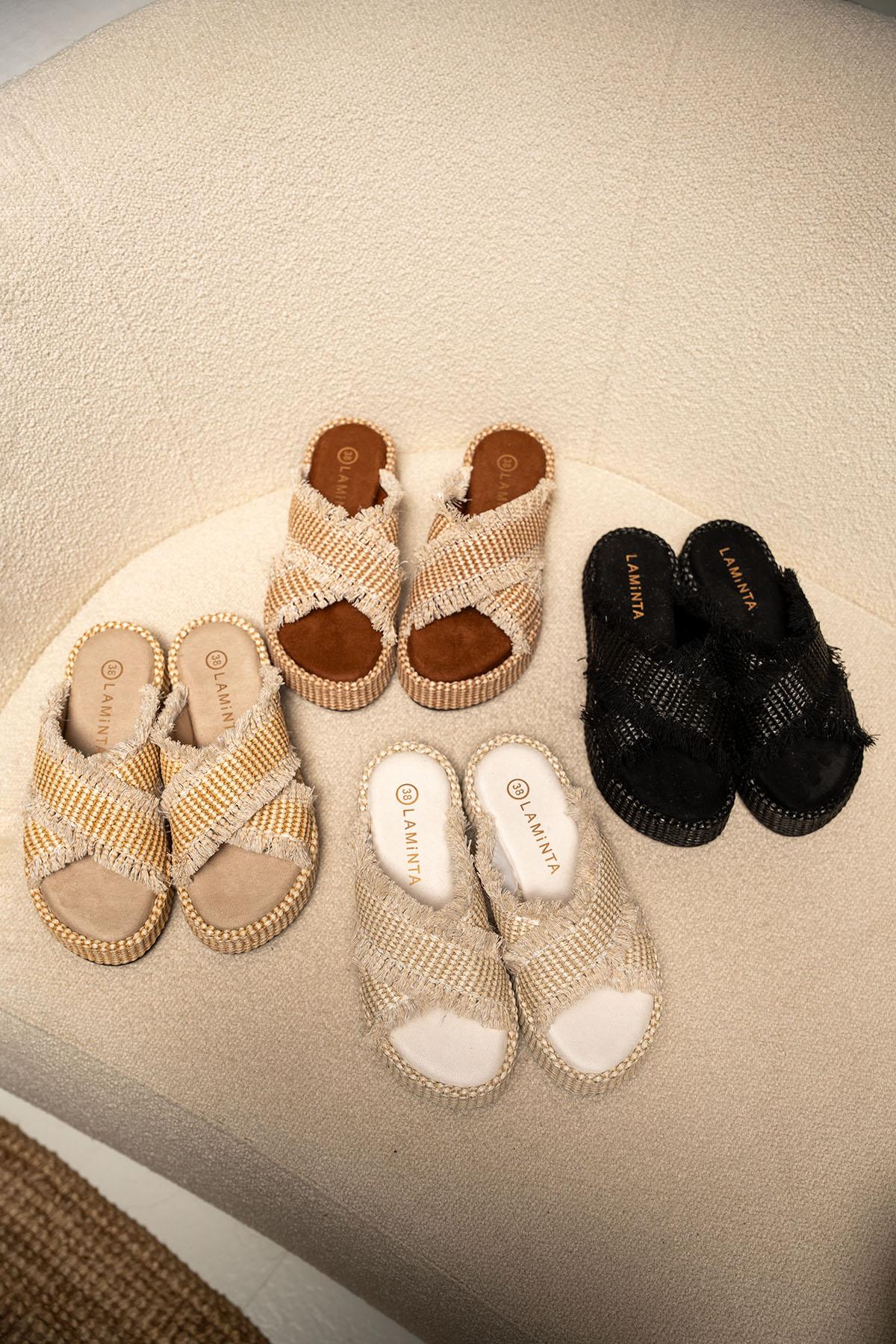 Glimy Püskül Detaylı Terlik - SİYAH