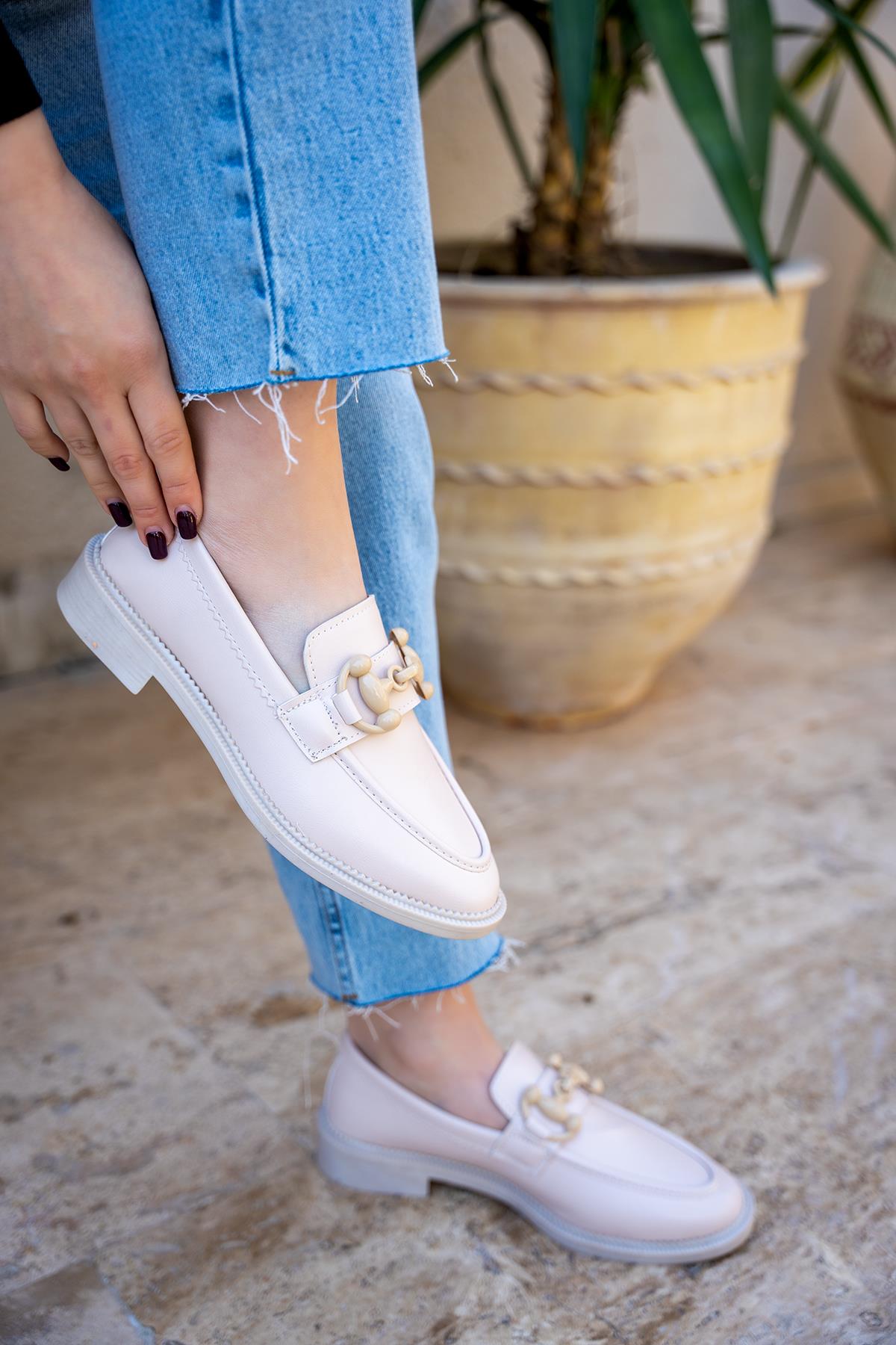 HELLY AKSESUAR DETAYLI KADIN LOAFER - NUDE