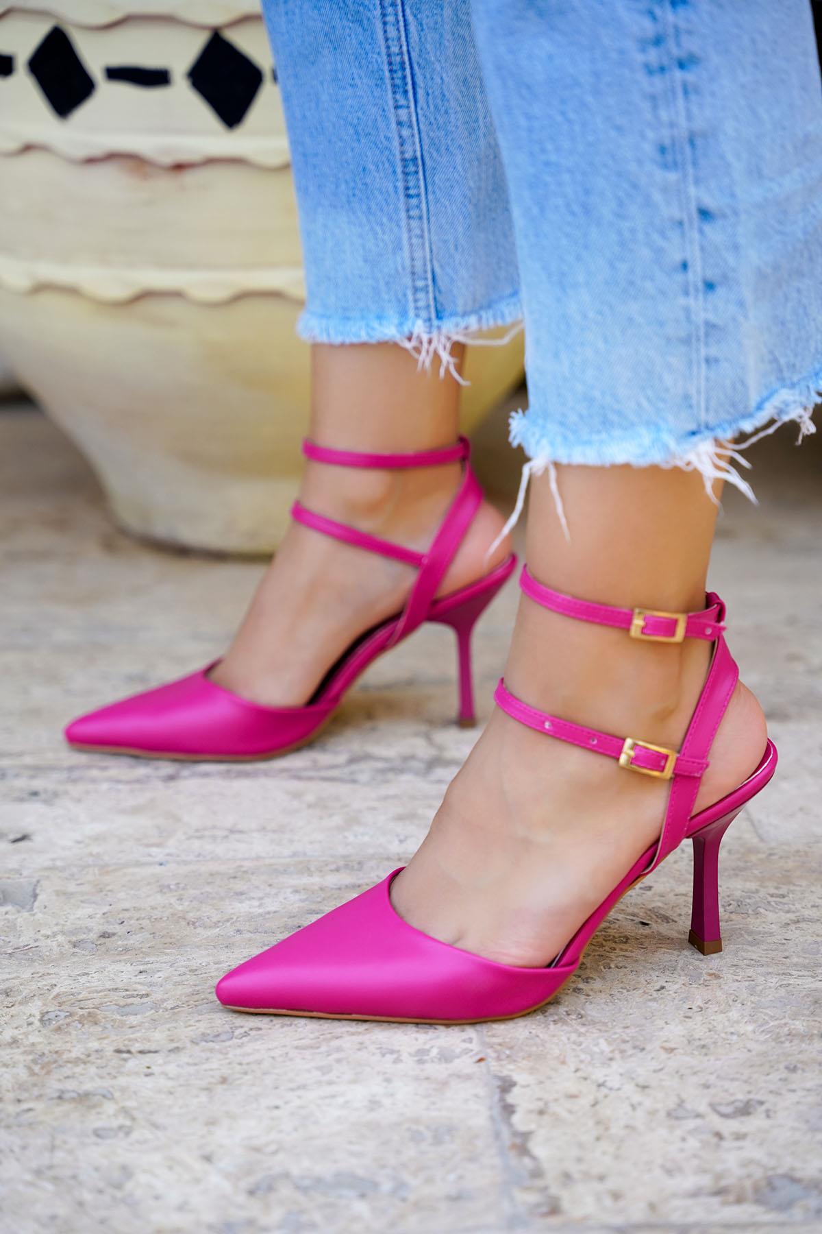 DELLA TOKA DETAYLI TOPUKLU AYAKKABI - FUŞYA DERİ
