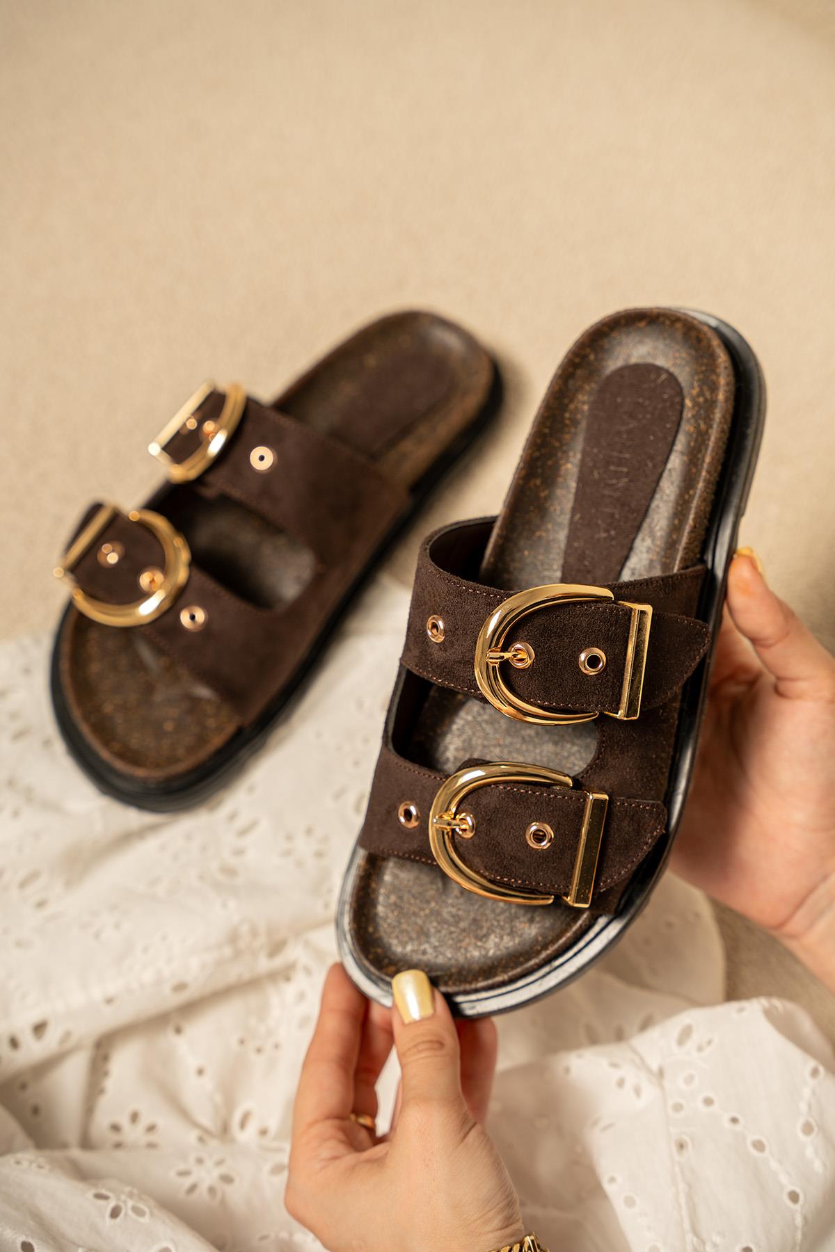 Craft Gold Toka Detaylı Terlik - AcıKahve Süet