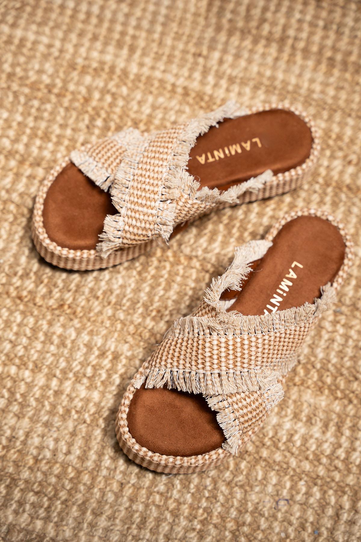 Glimy Püskül Detaylı Terlik - TABA