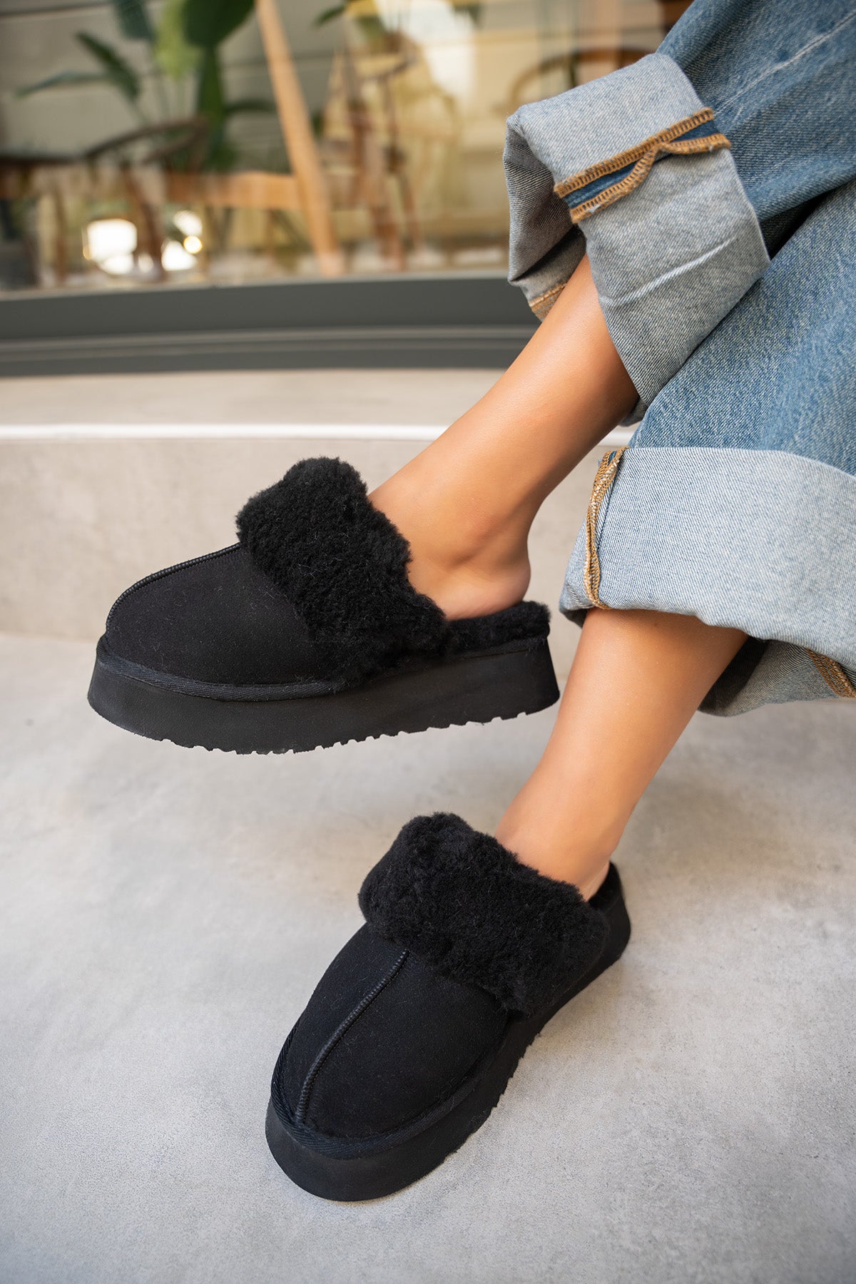 Rover Tüylü Terlik - SİYAH