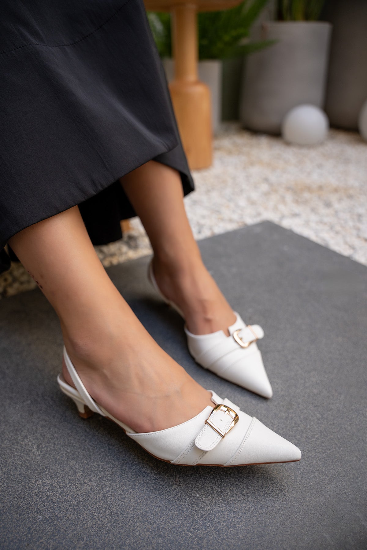 Dudi Kemer Detaylı Topuklu Ayakkabı - BEYAZ