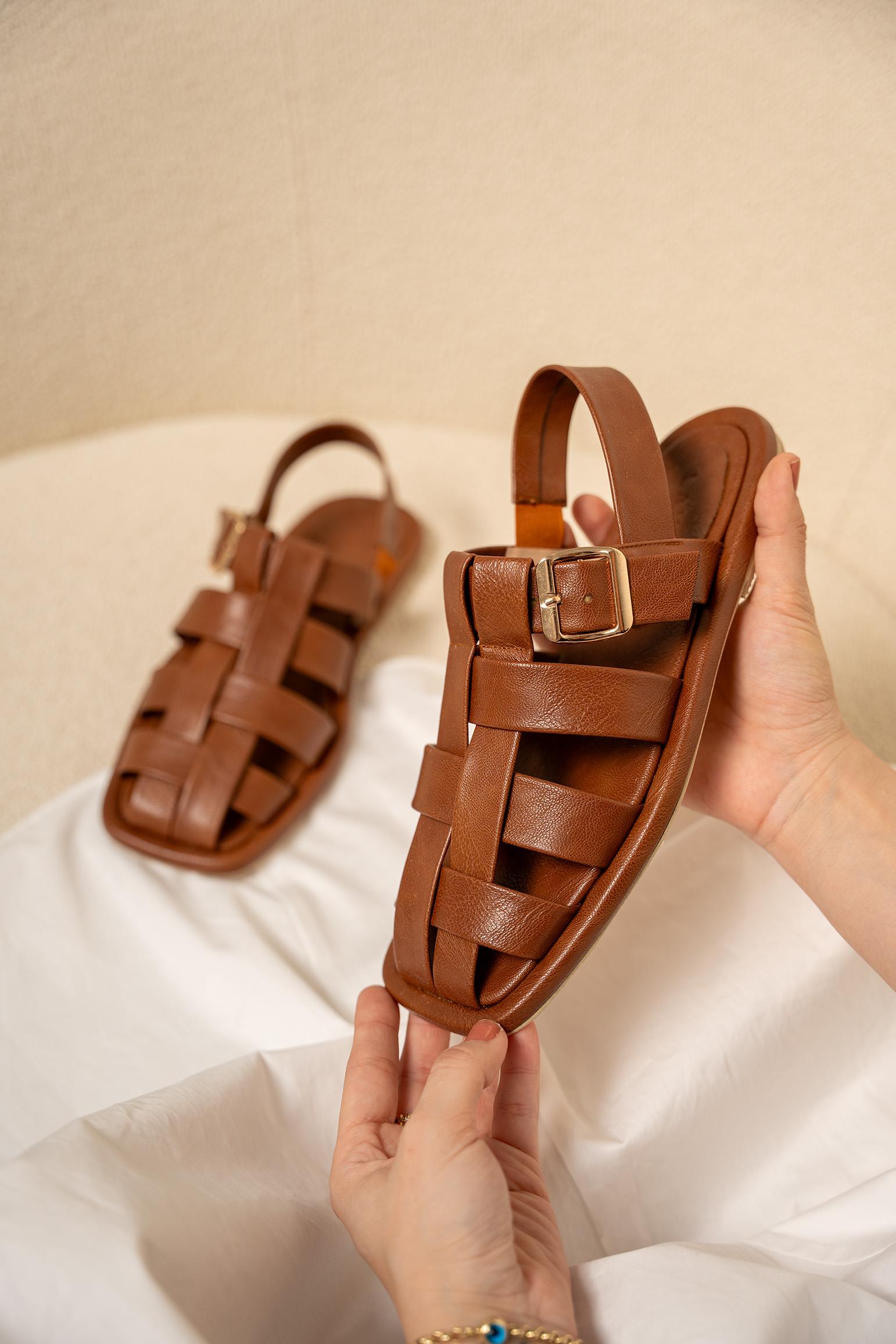 Tool Kafes Detaylı Sandalet - TABA