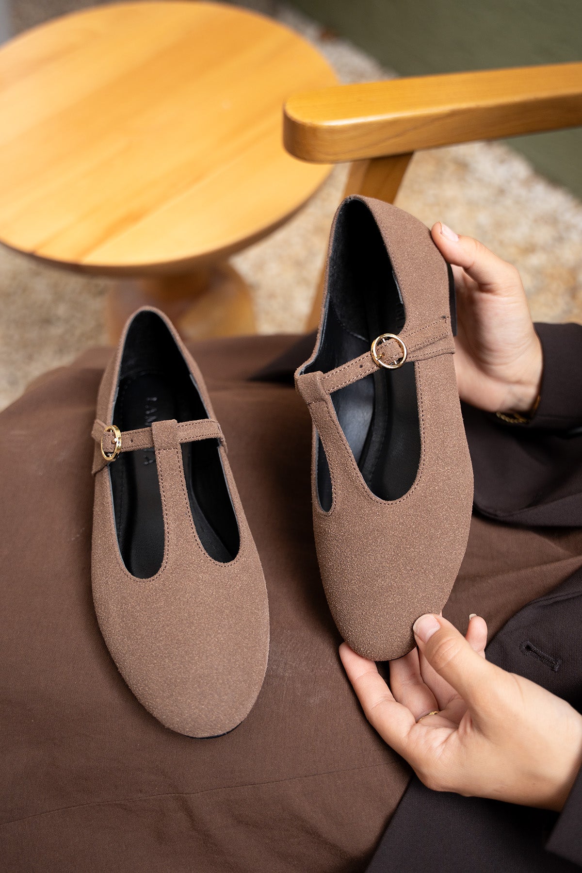 Judi Şerit Detaylı Babet - AcıKahve Süet