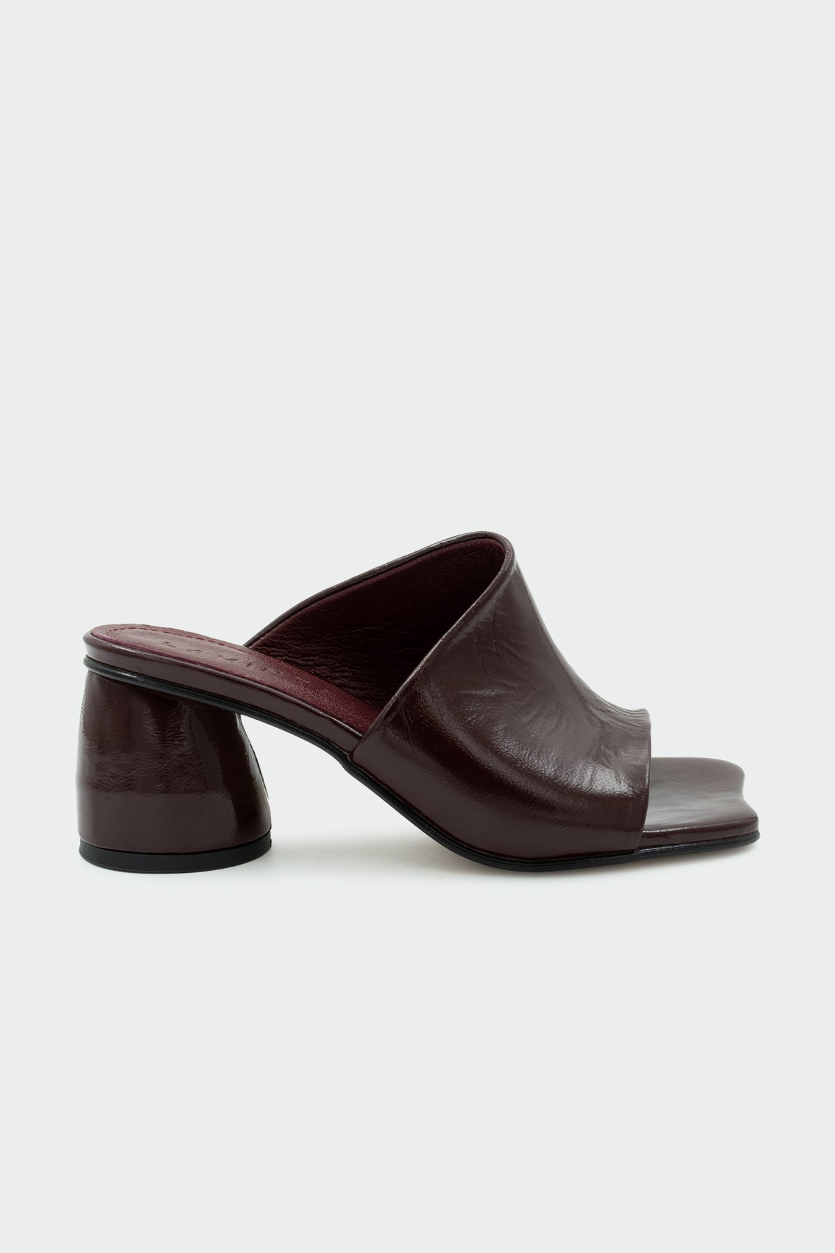 Pinok Asimetrik Kesim Hakiki Deri Kadın Topuklu Terlik - BORDO