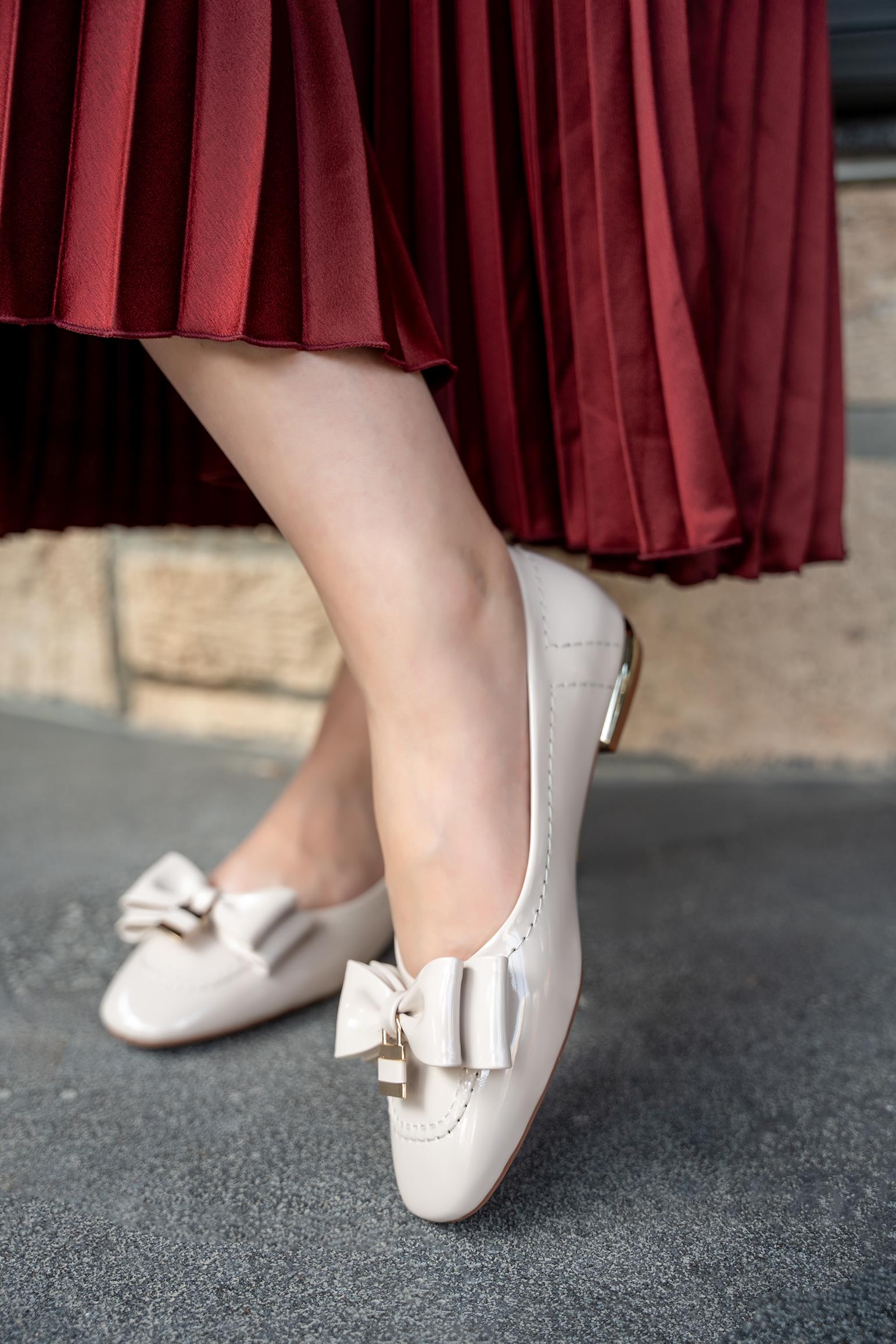 WADE FİYONKLU KİLİT DETAYLI KADIN BABET - BEJ