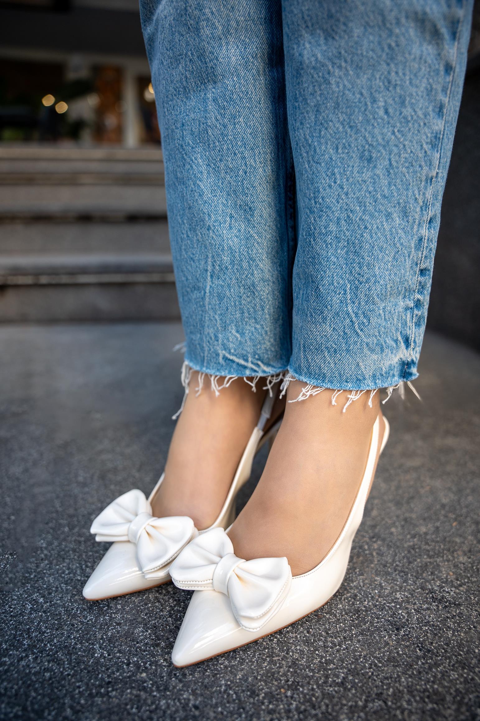 MODY FİYONK DETAYLI TOKALI KADIN TOPUKLU AYAKKABI - EKRU RUGAN