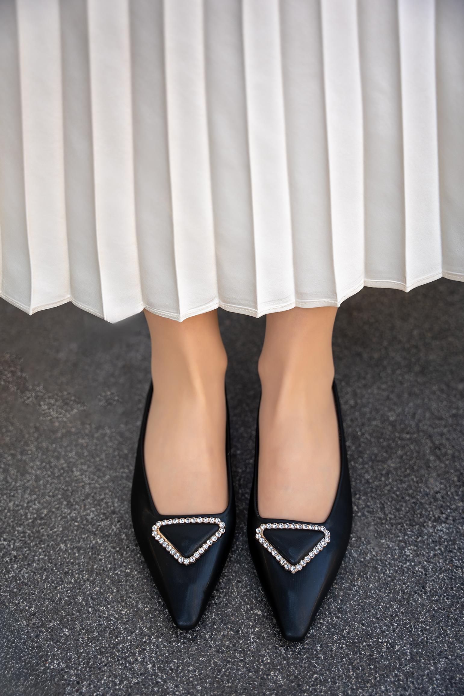 POLLY TAŞLI TOKA DETAYLI BABET - SİYAH