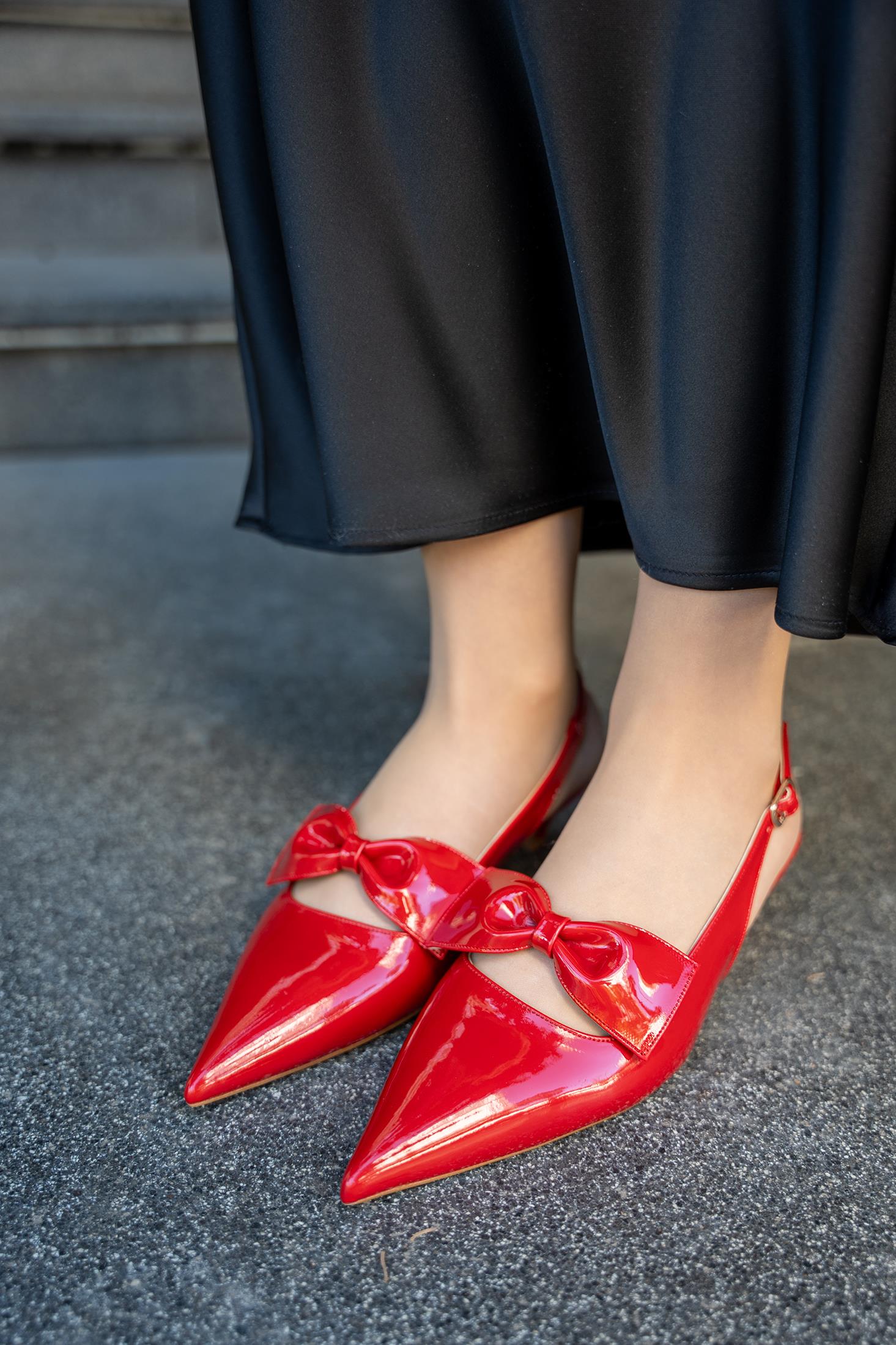 GİONNA FİYONK DETAYLI KADIN TOPUKLU AYAKKABI - KIRMIZI RUGAN