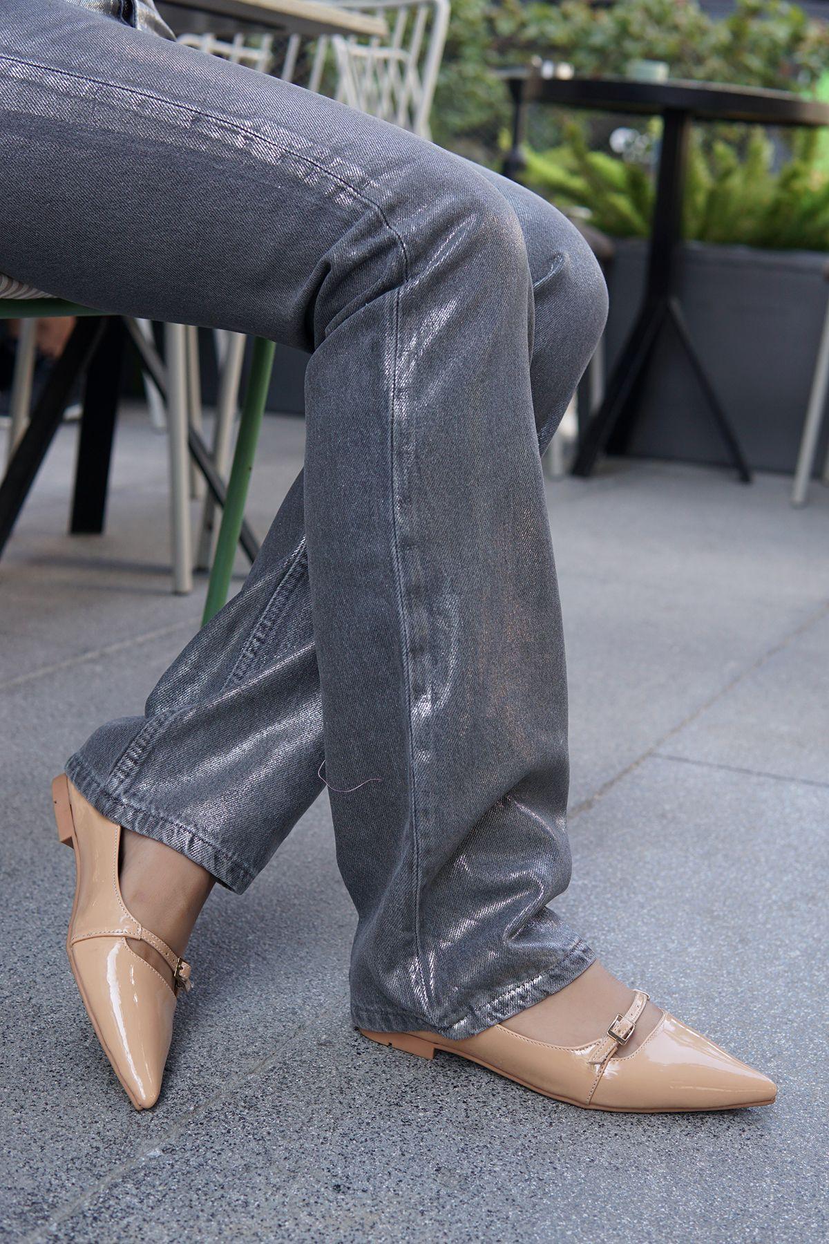 MONTİ SİVRİ BURUNLU TOKA DETAYLI BABET - TEN RUGAN