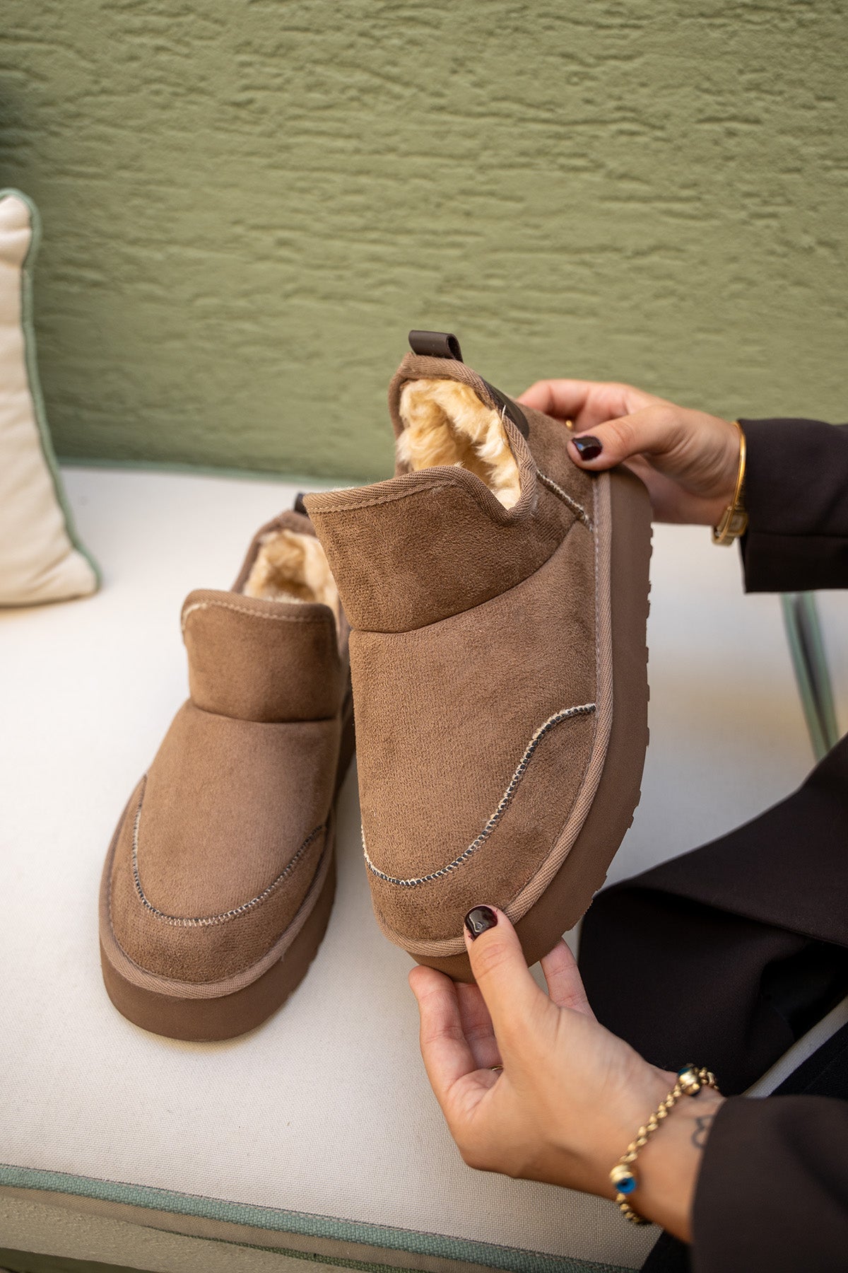 Mayra Tüylü Bot - VİZON