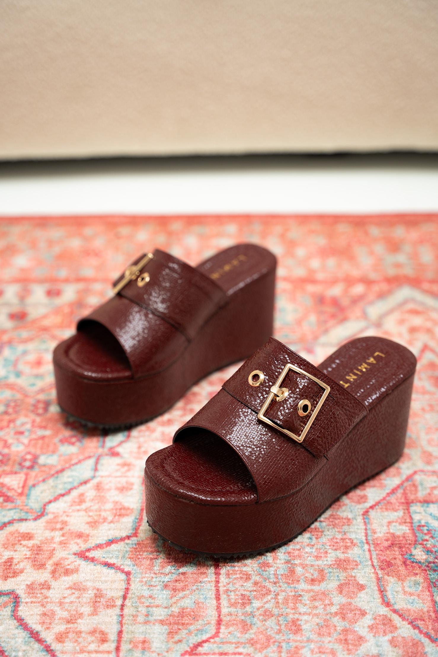 Beatrix Tokalı Detaylı Platform Terlik - BORDO