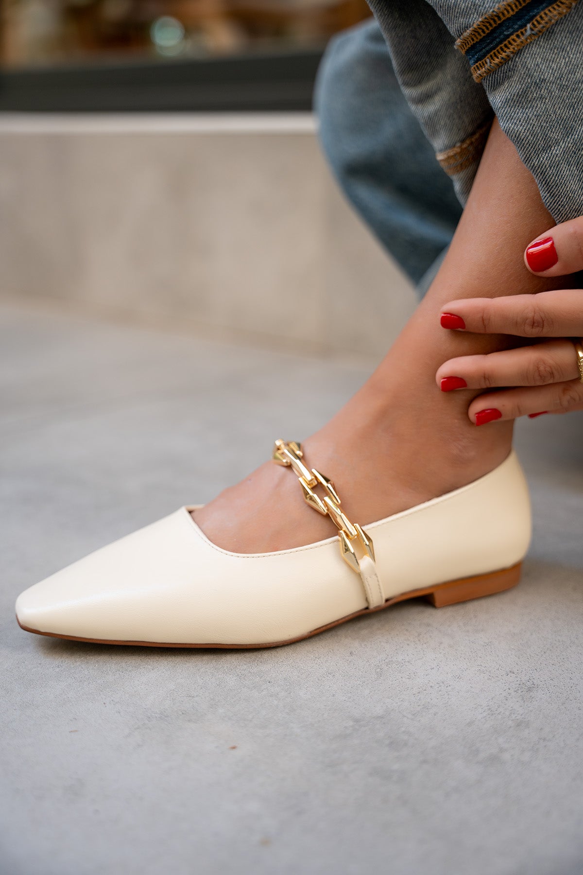 Dennis Zincir Detaylı Düz Babet - EKRU RUGAN