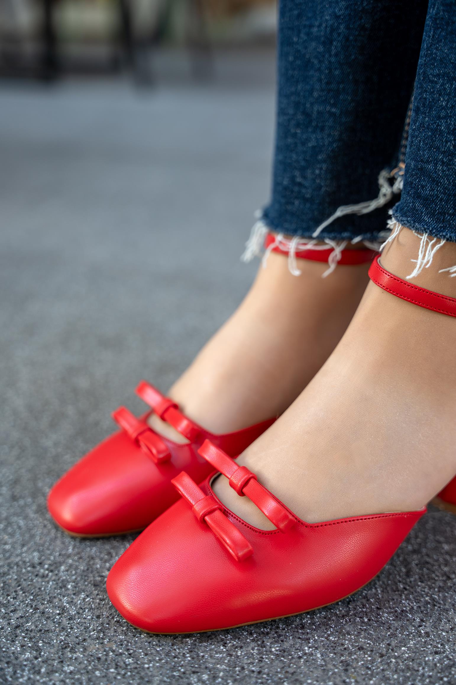 LORN FİYONK DETAYLI KALIN TOPUKLU AYAKKABI - KIRMIZI