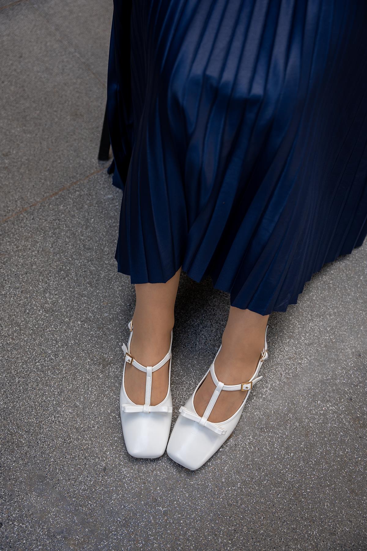 MARTA FİYONK DETAYLI BABET - BEYAZ