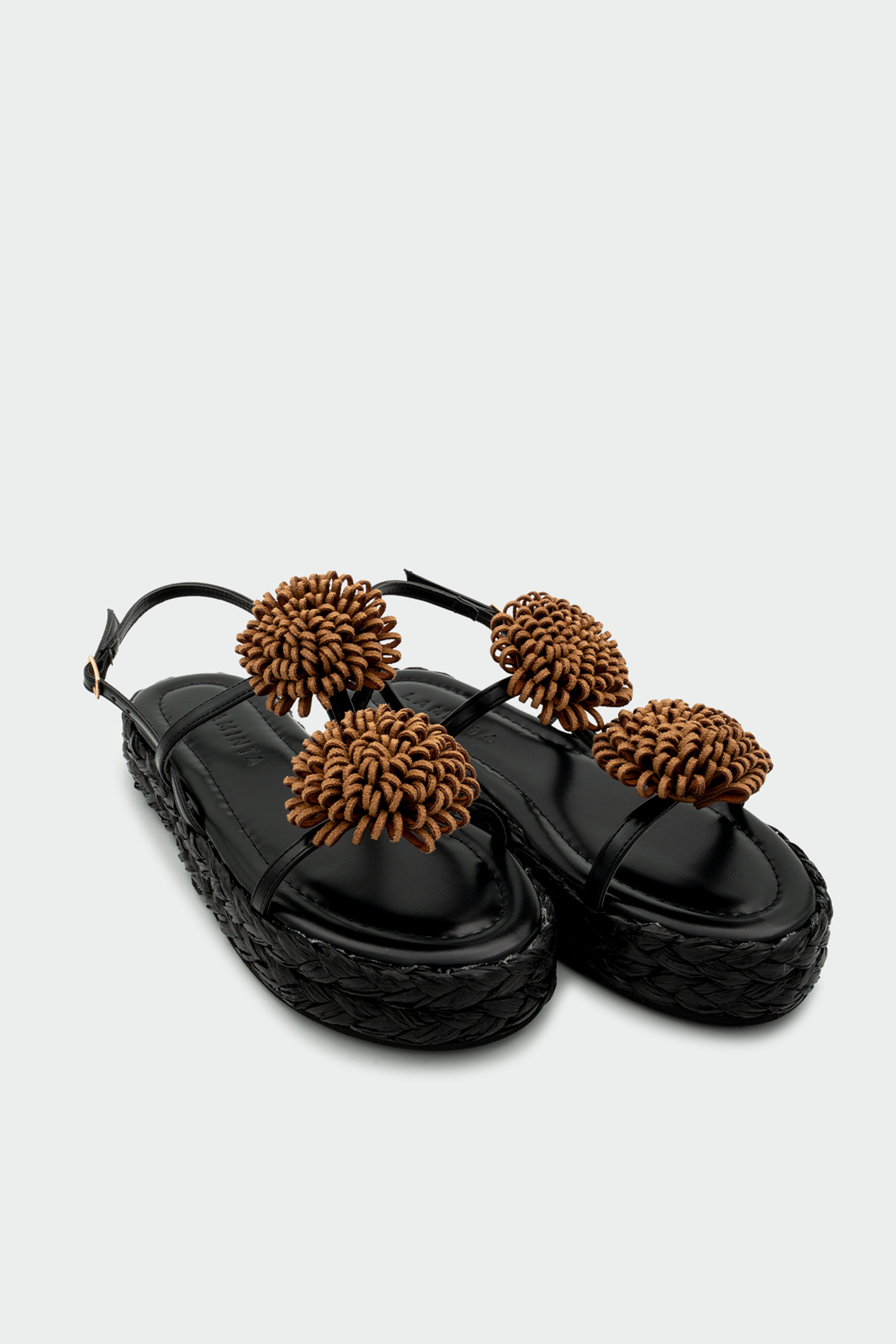 Coky Çiçek Detaylı Hasır Sandalet - SİYAH