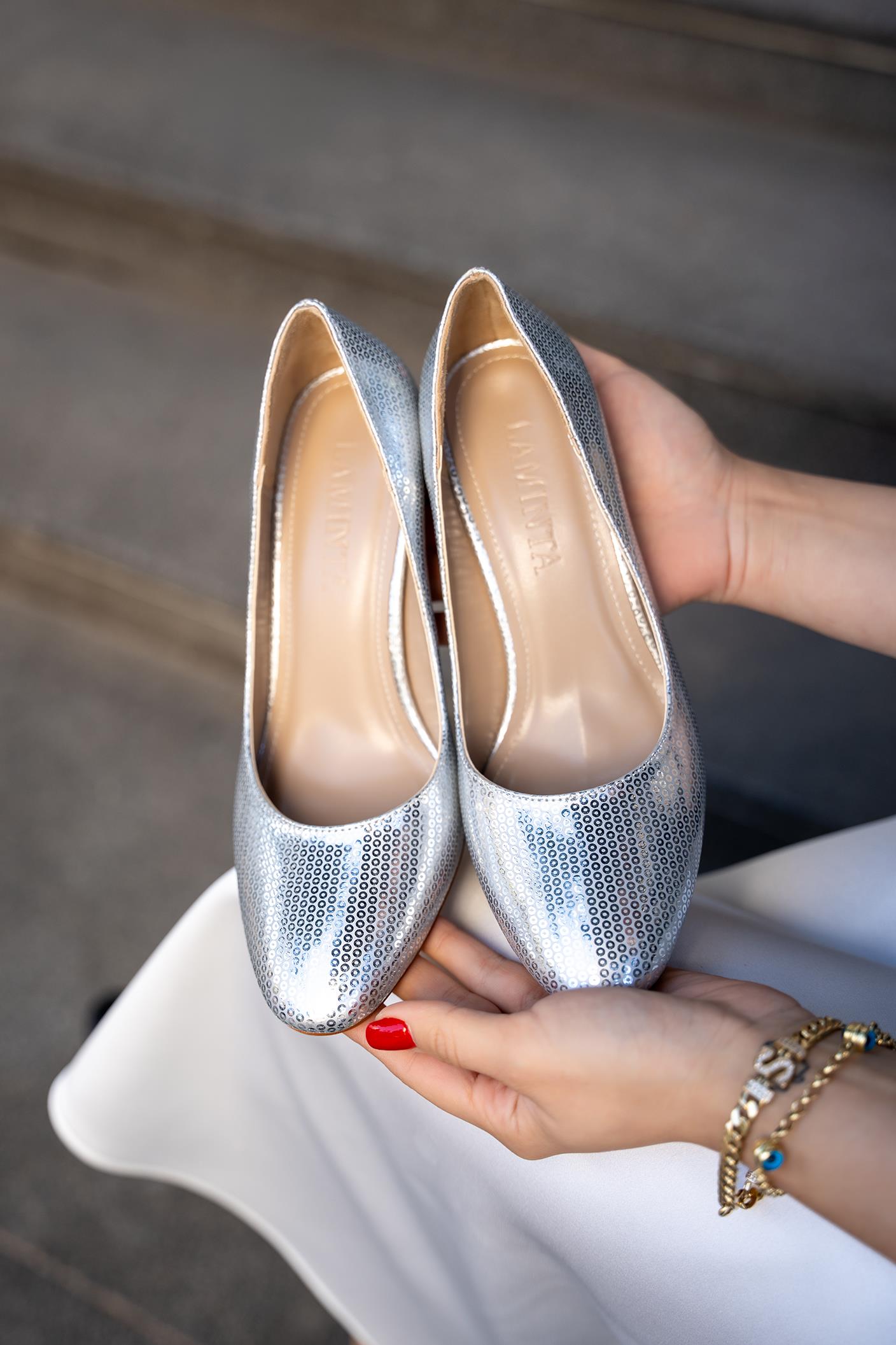 LİSSA PARLAK PAYET DETAYLI TOPUKLU AYAKKABI - Silver